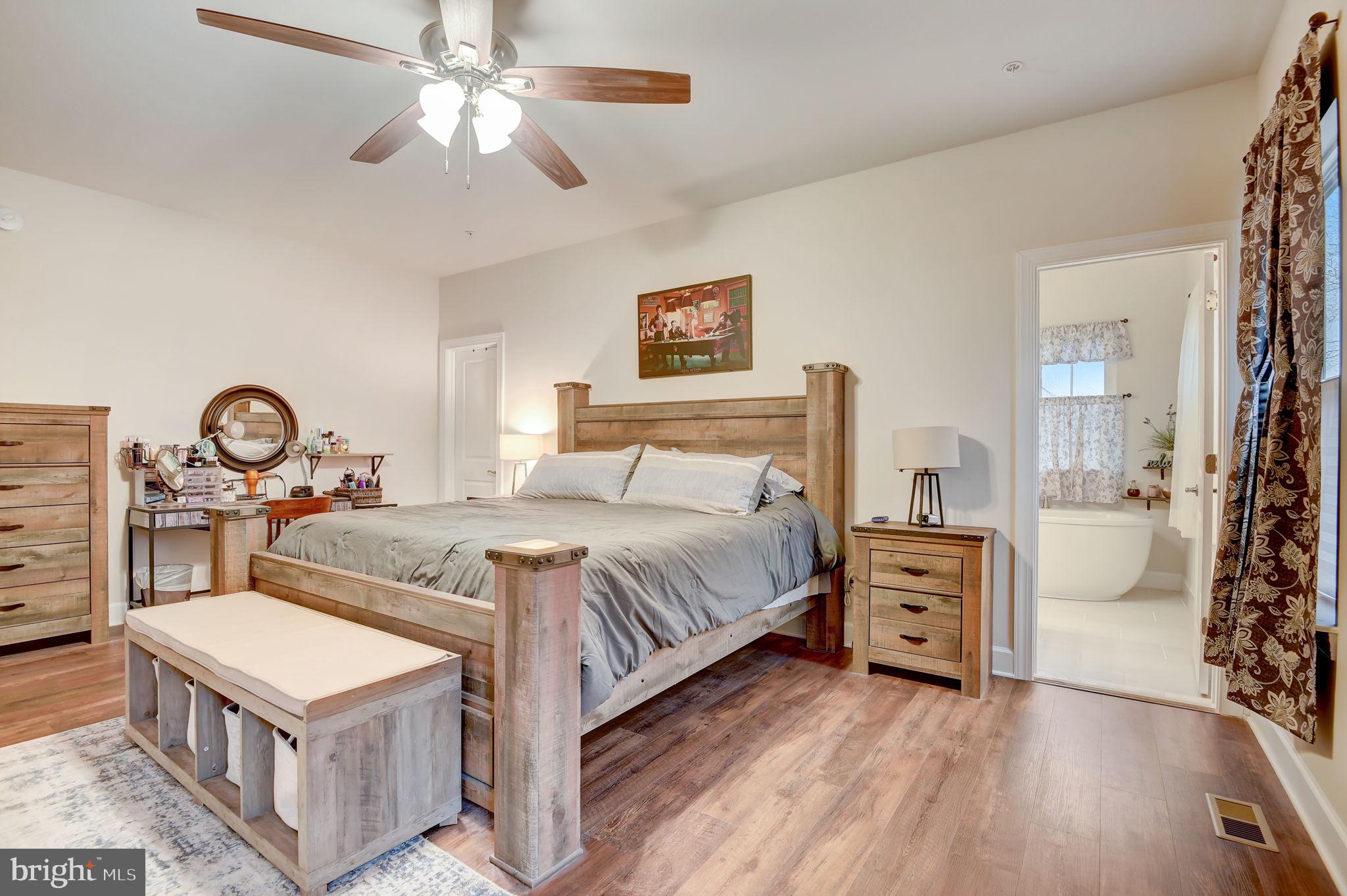 MARLBORO RIDING - Residential