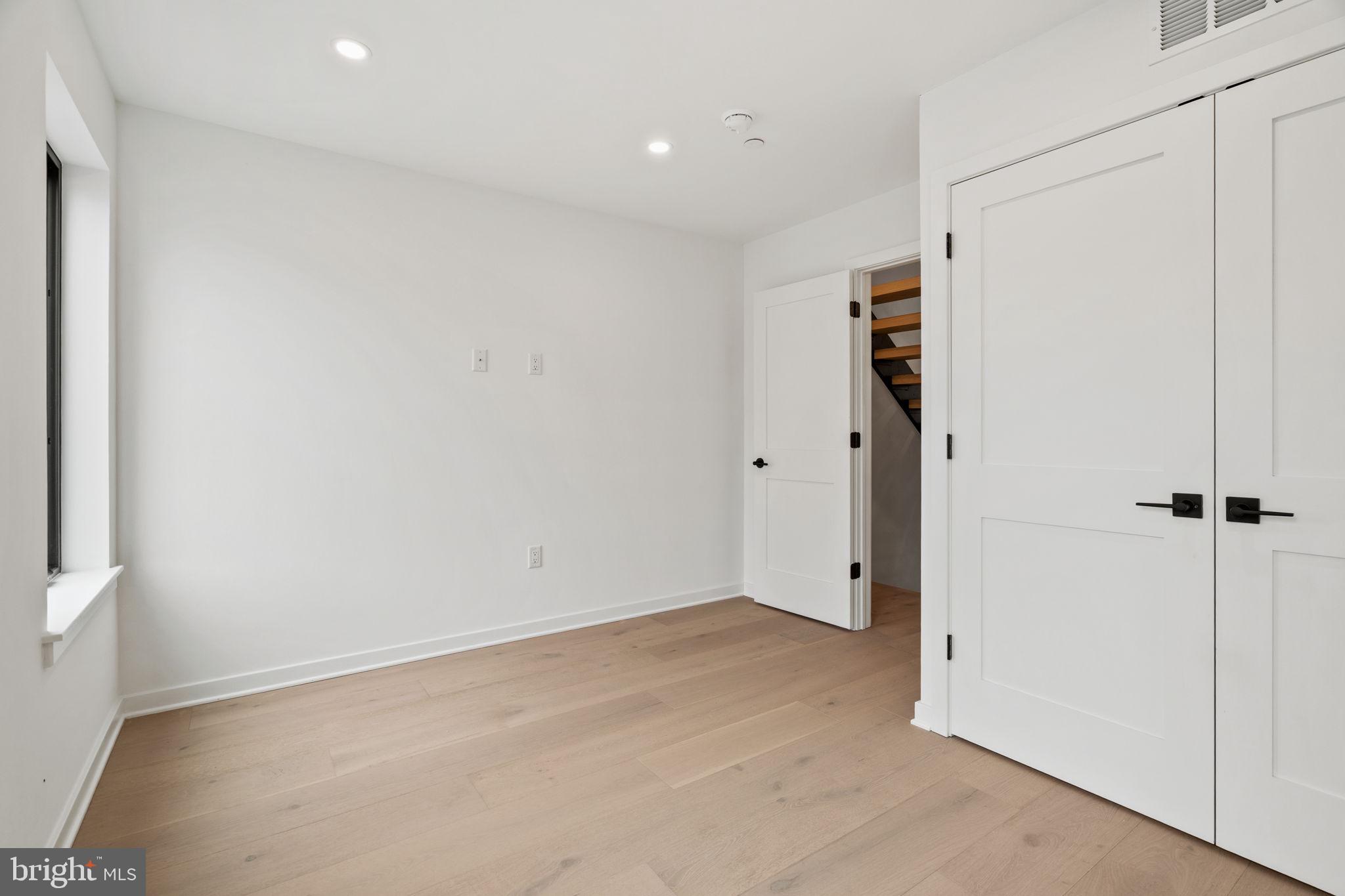 GRADUATE HOSPITAL - Residential