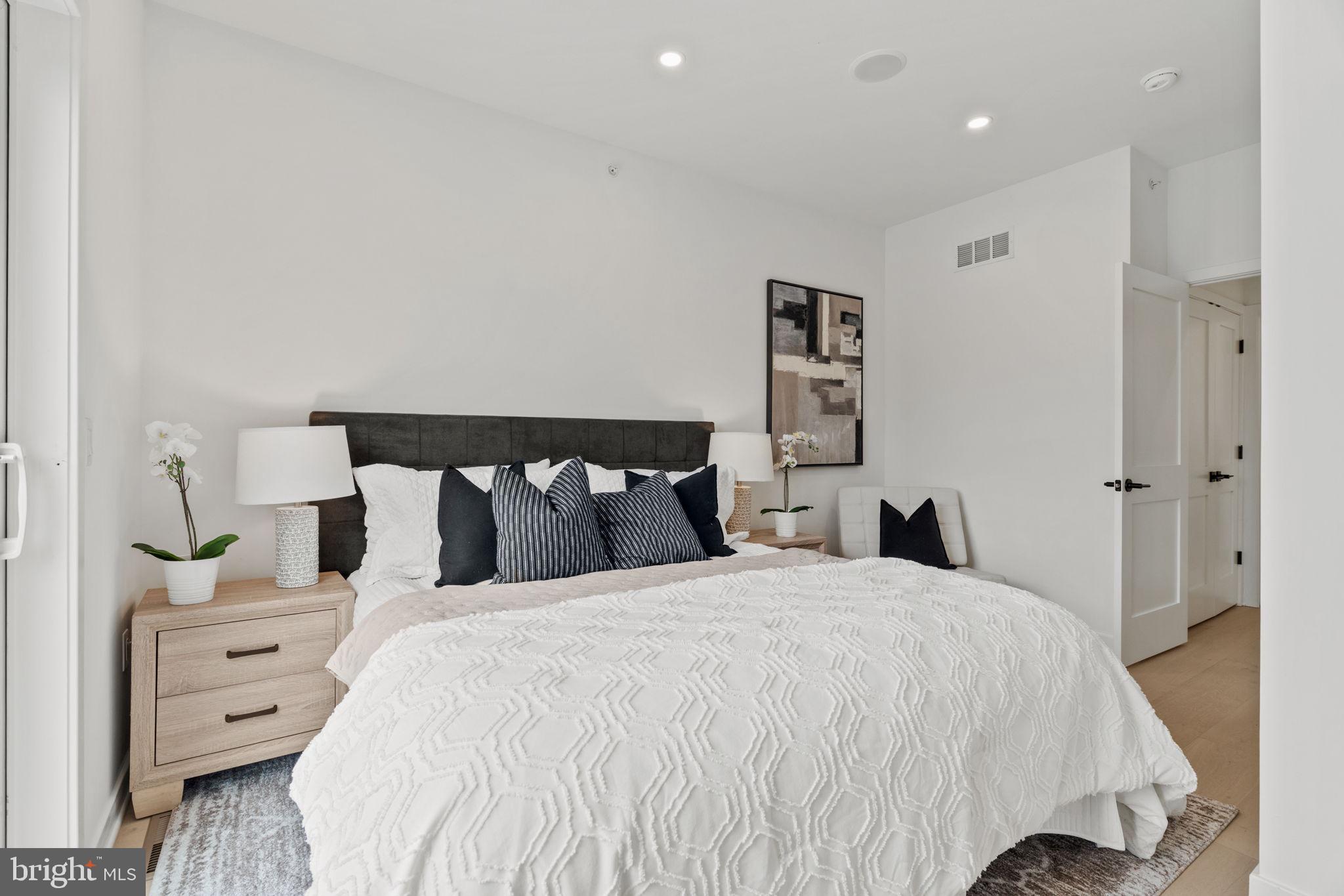 GRADUATE HOSPITAL - Residential