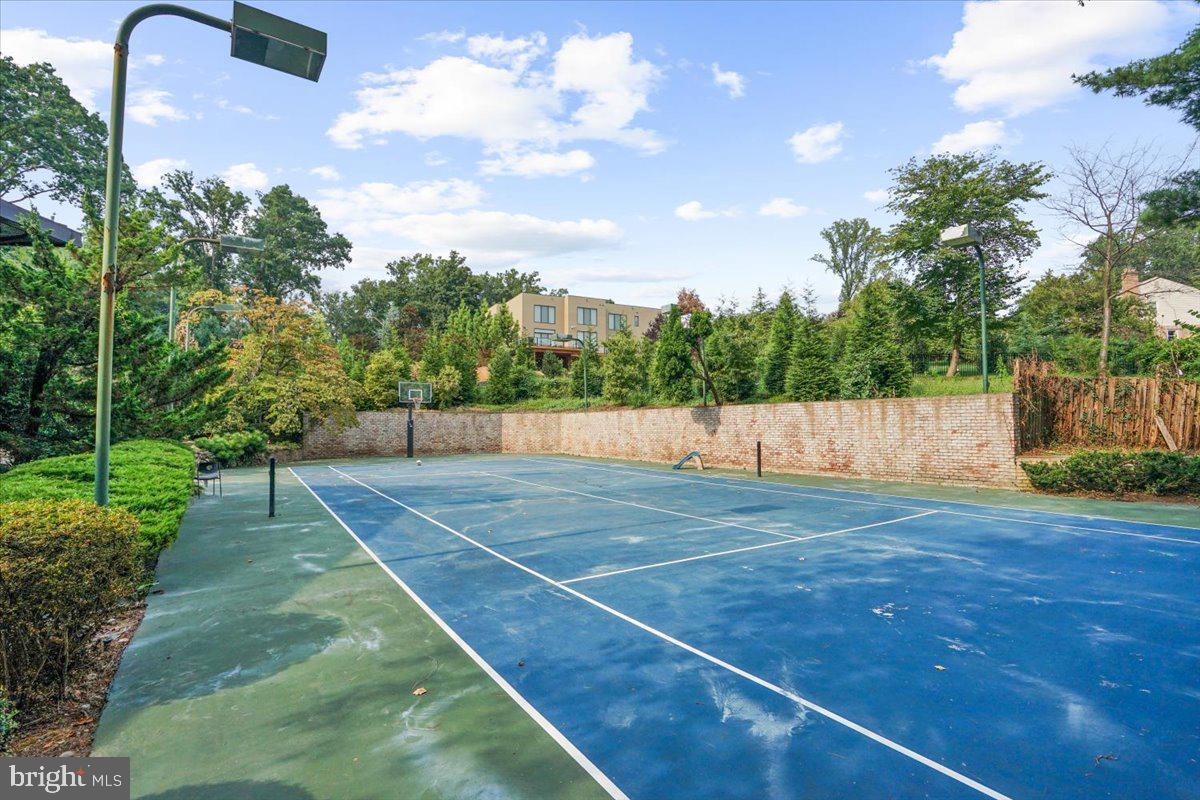 YATES VILLAGE - Residential