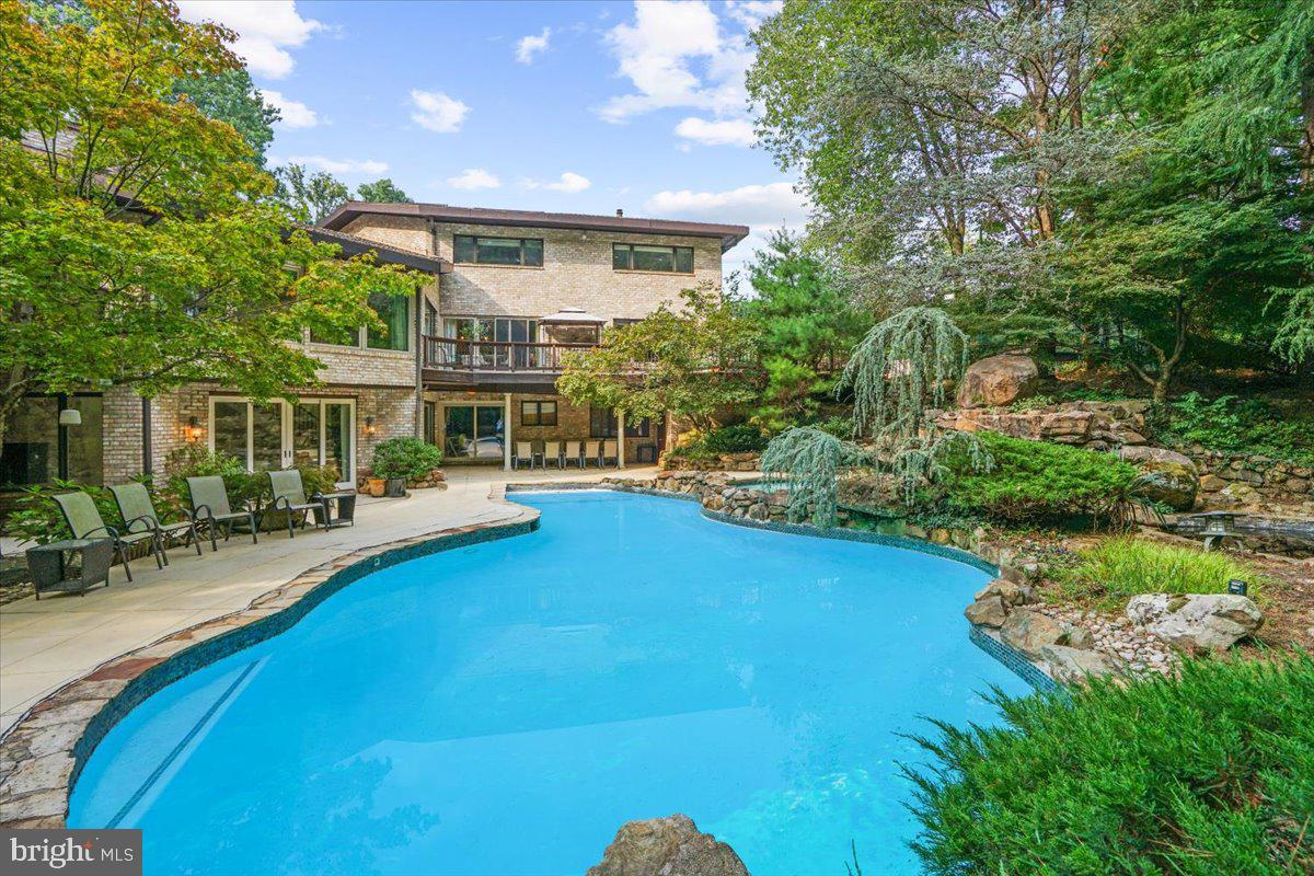 YATES VILLAGE - Residential