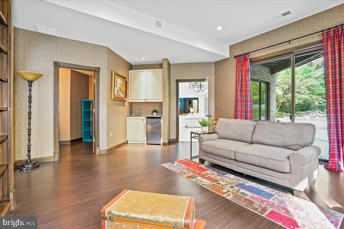 YATES VILLAGE - Residential