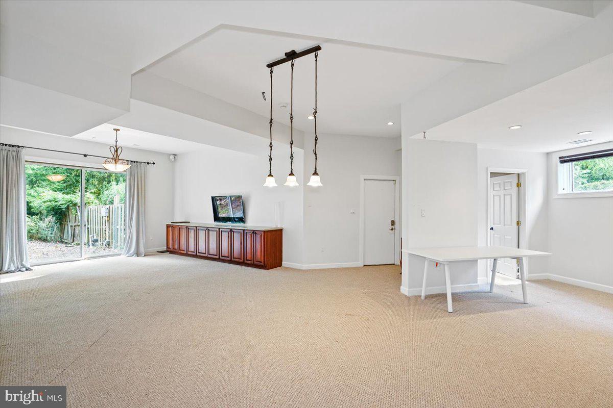 YATES VILLAGE - Residential