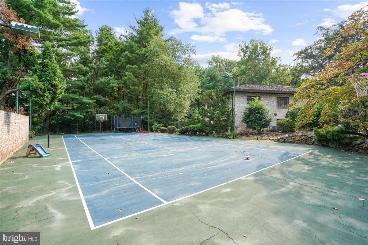 YATES VILLAGE - Residential