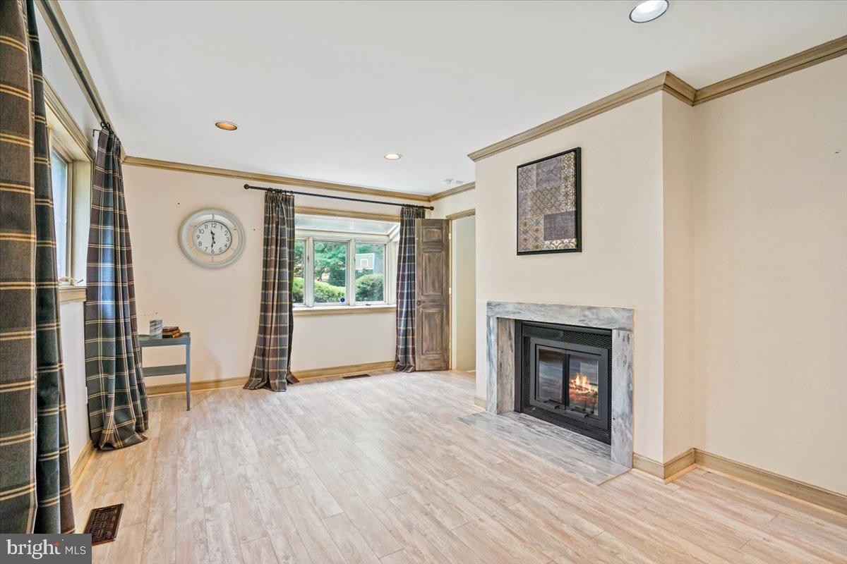 YATES VILLAGE - Residential