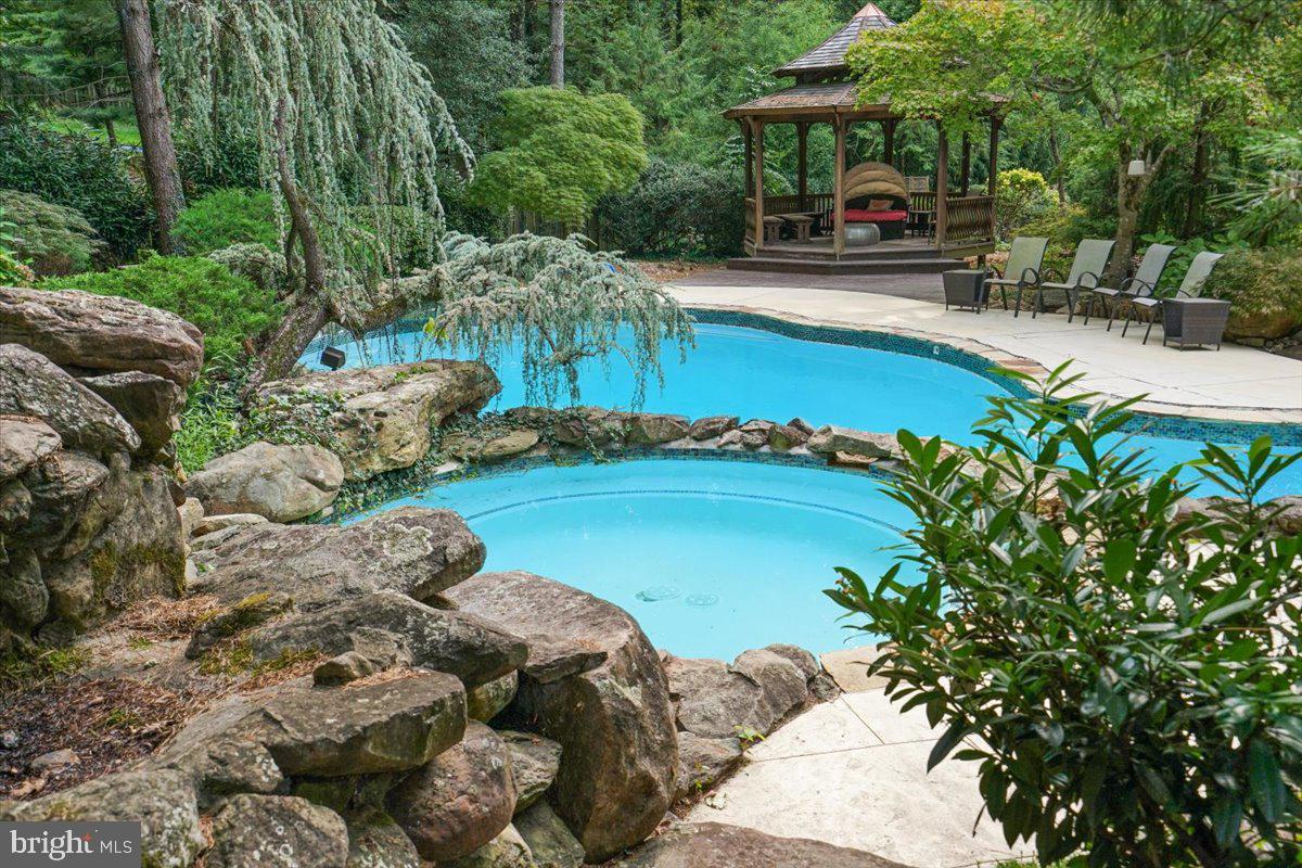 YATES VILLAGE - Residential