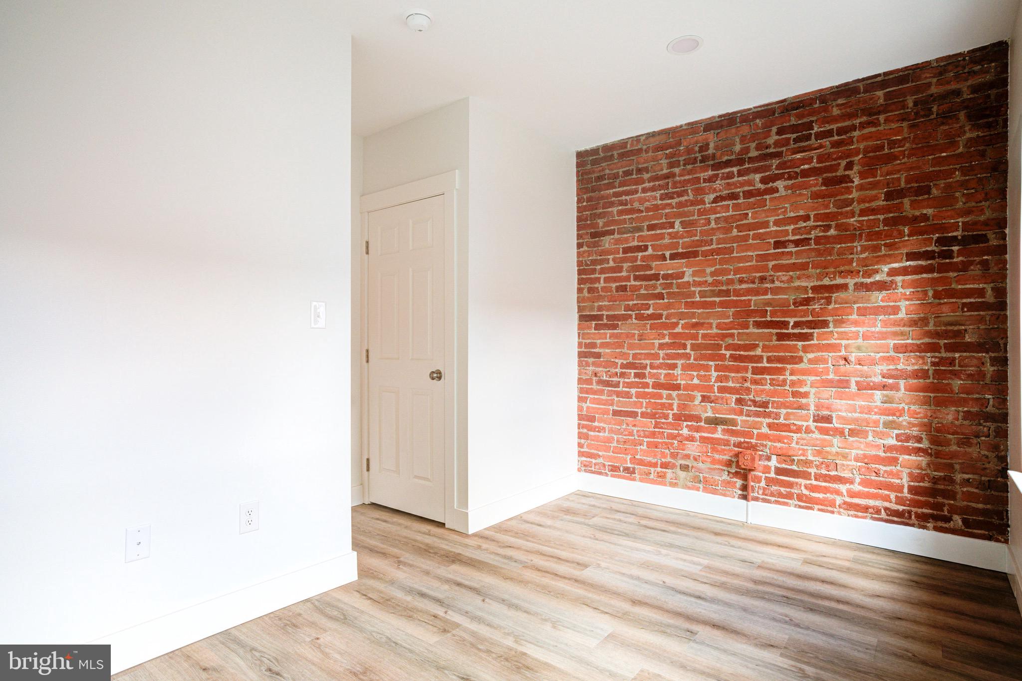 ART MUSEUM AREA - Residential Lease