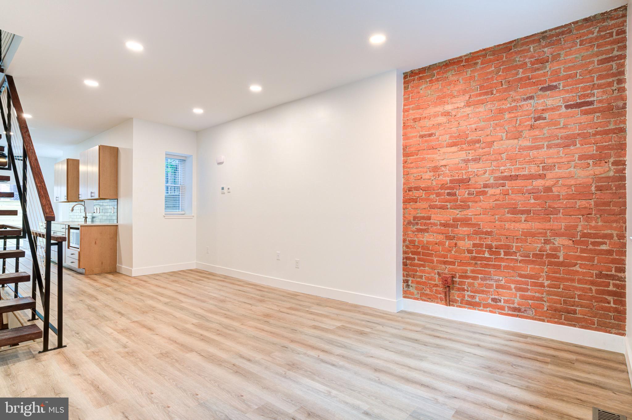 ART MUSEUM AREA - Residential Lease