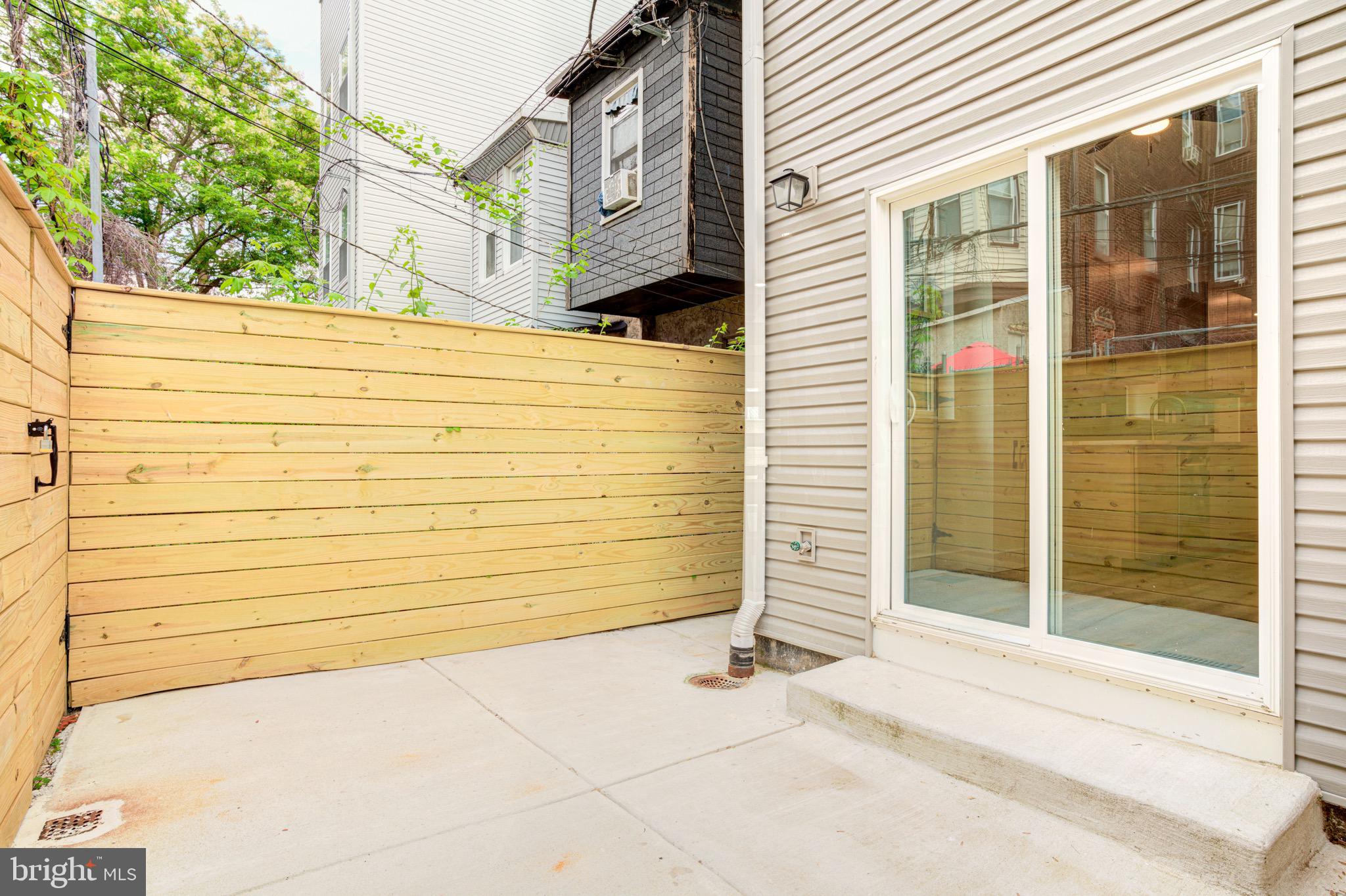 ART MUSEUM AREA - Residential Lease