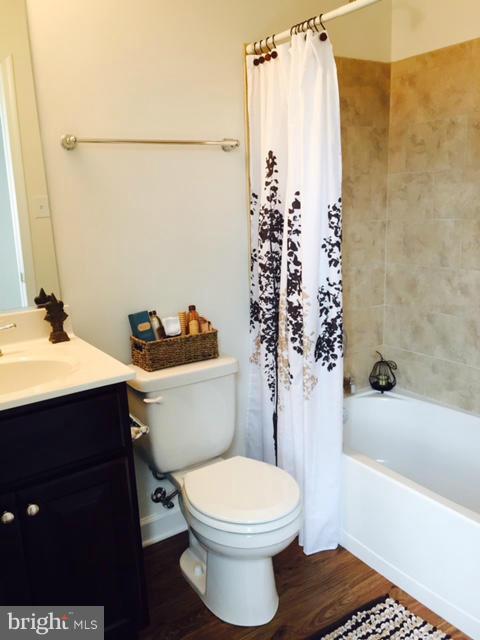 ARUNDEL GARDENS - Residential