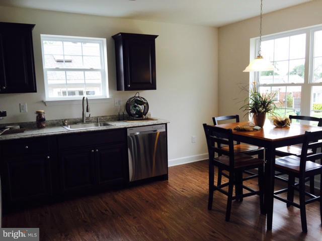 ARUNDEL GARDENS - Residential