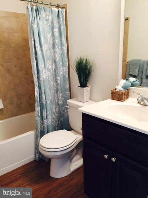 ARUNDEL GARDENS - Residential