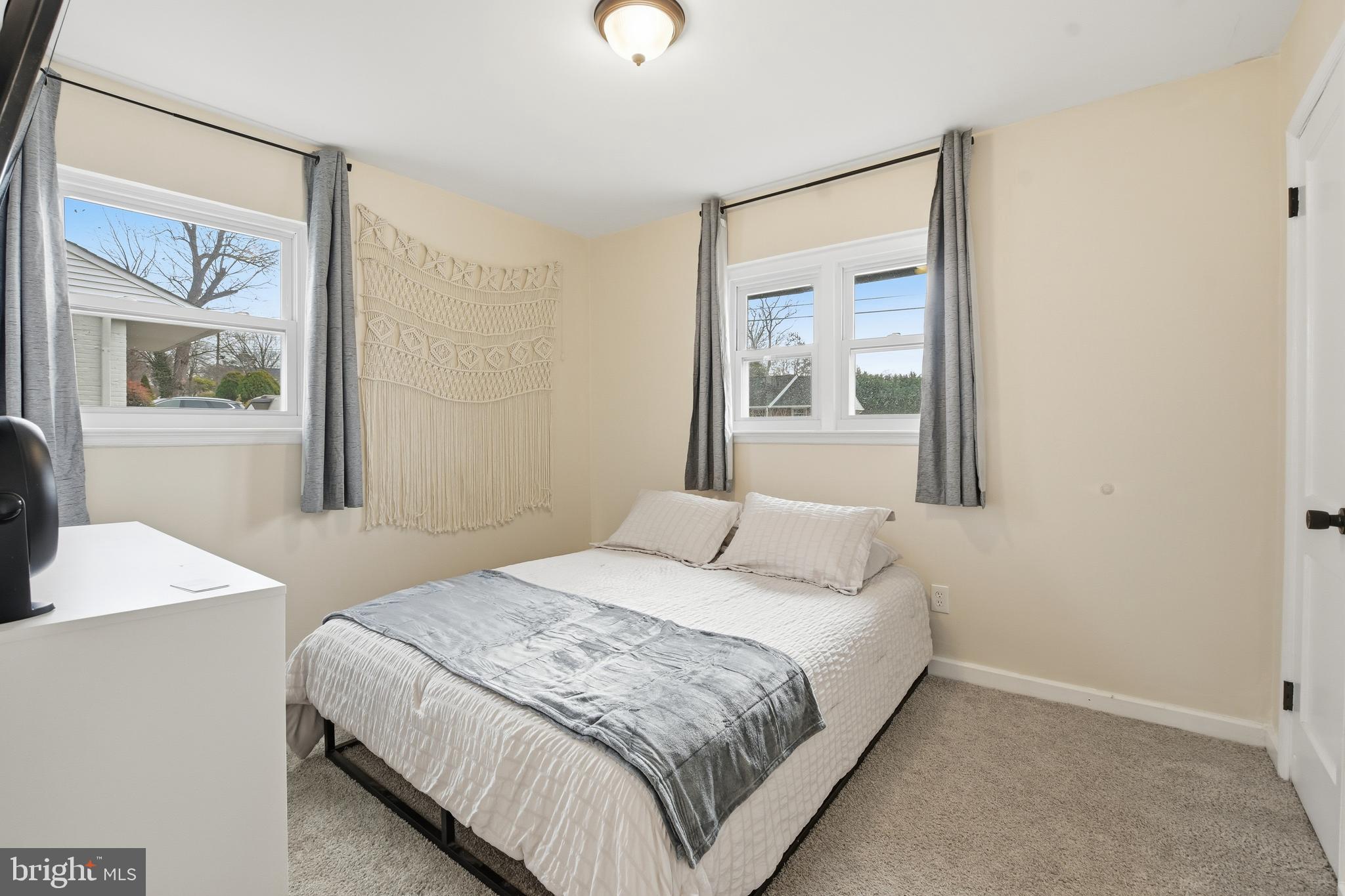 BROYHILL CREST - Residential Lease