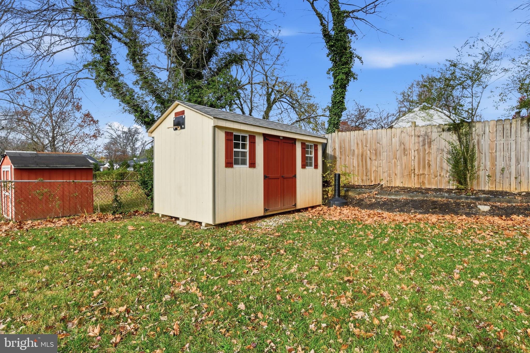 BROYHILL CREST - Residential Lease