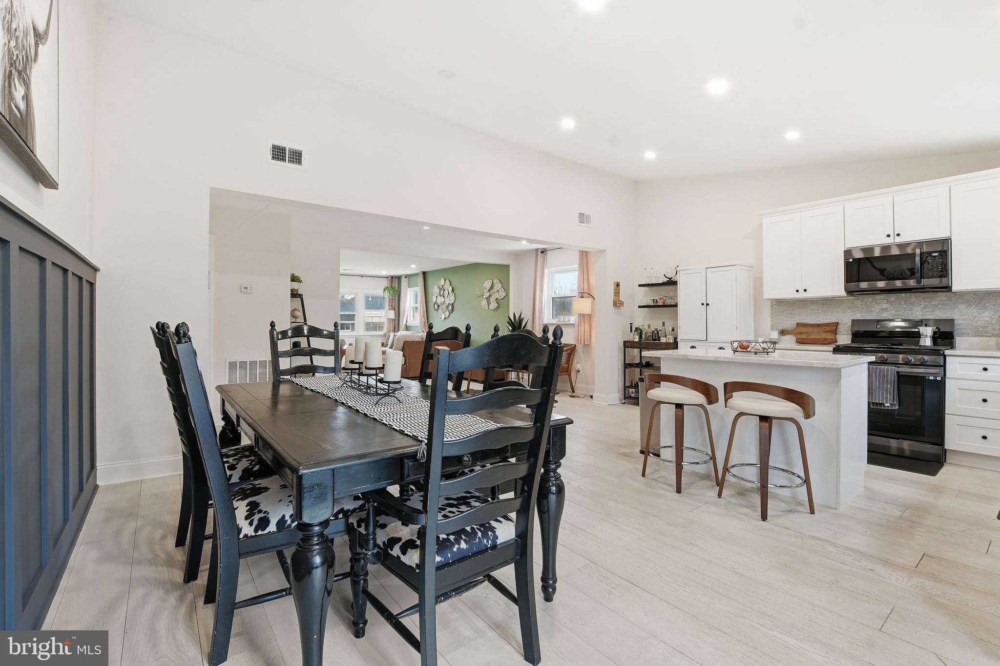 BROYHILL CREST - Residential Lease