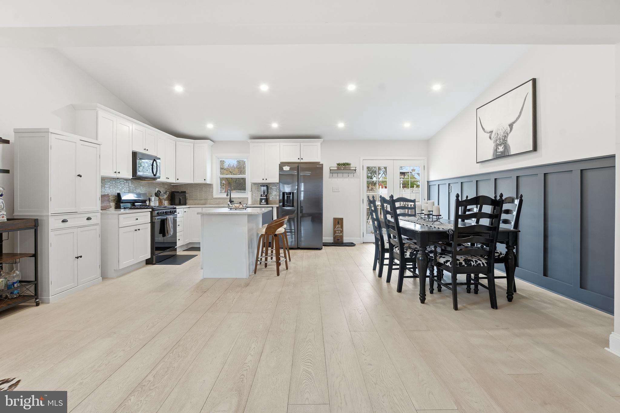 BROYHILL CREST - Residential Lease