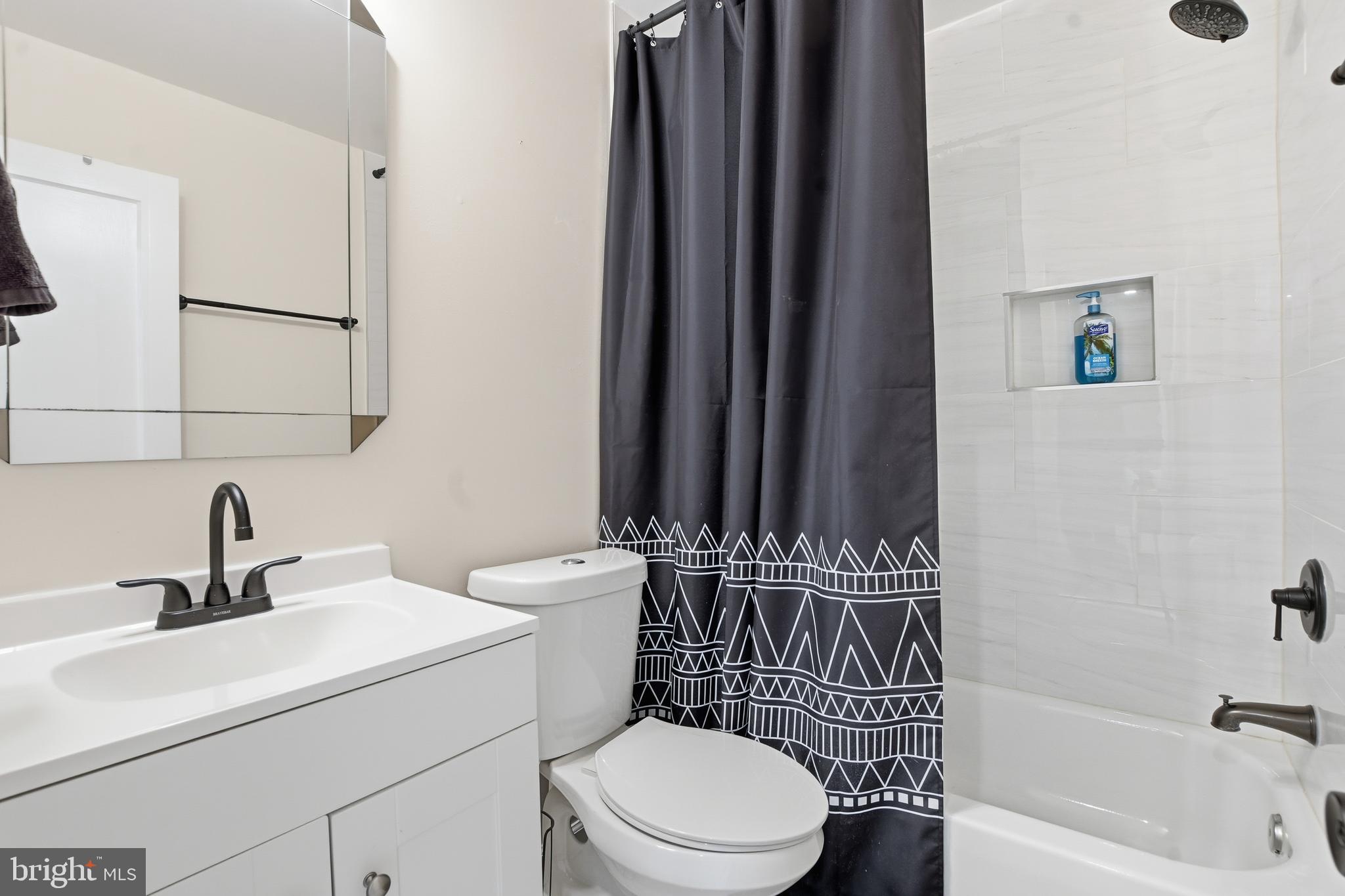 BROYHILL CREST - Residential Lease