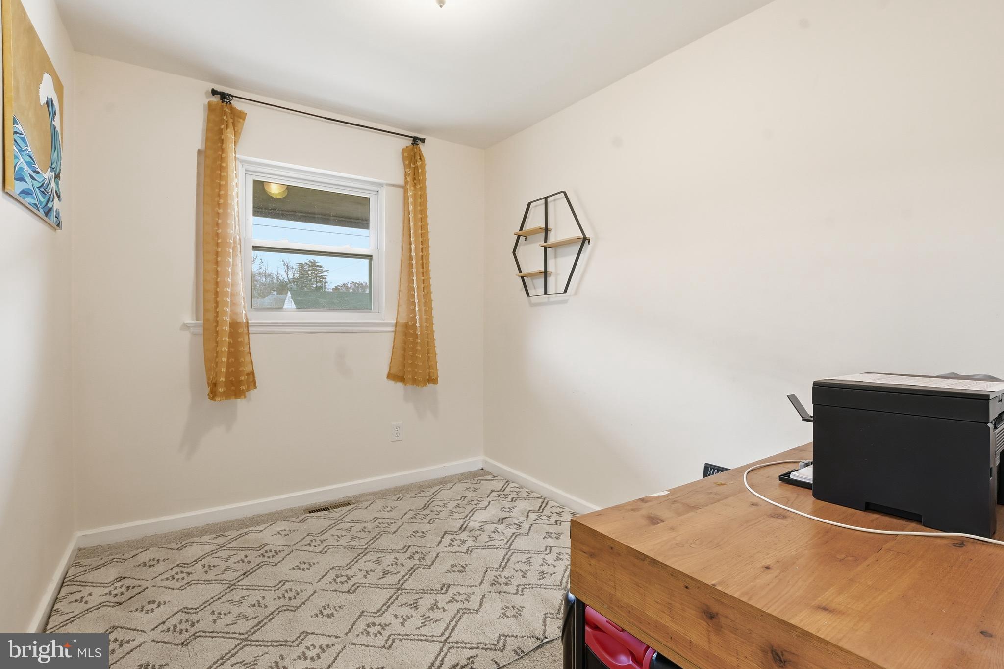 BROYHILL CREST - Residential Lease