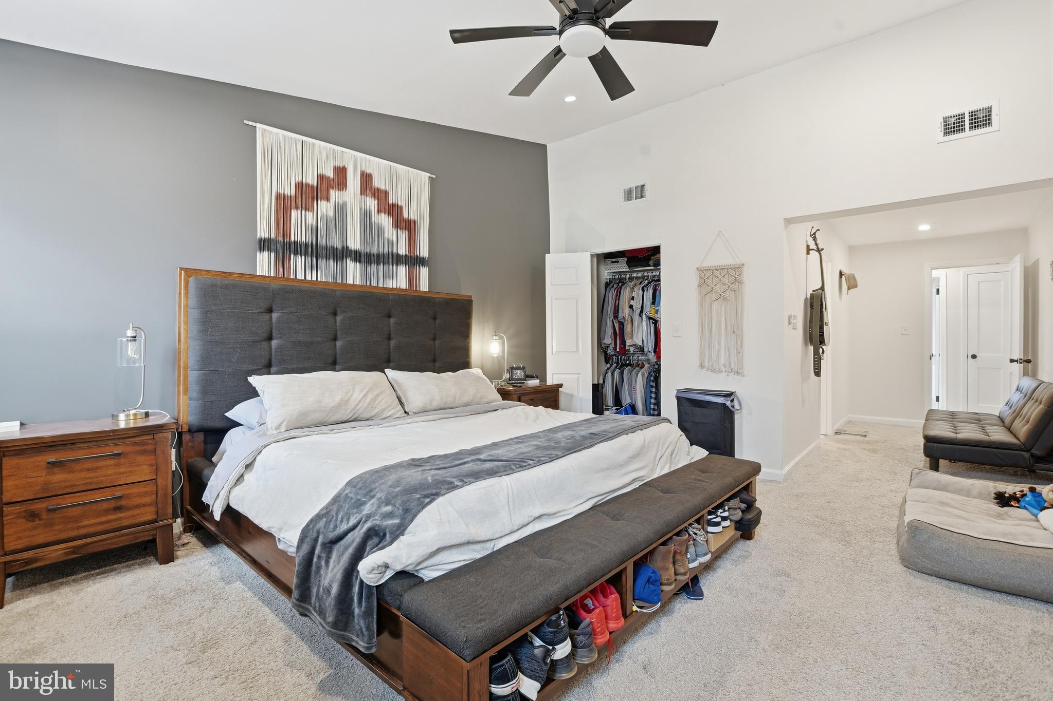 BROYHILL CREST - Residential Lease