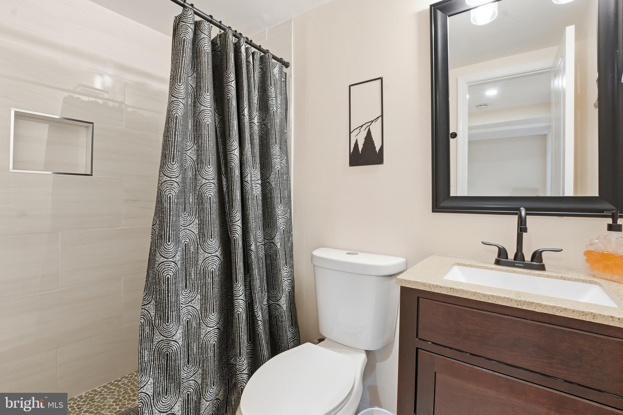 BROYHILL CREST - Residential Lease