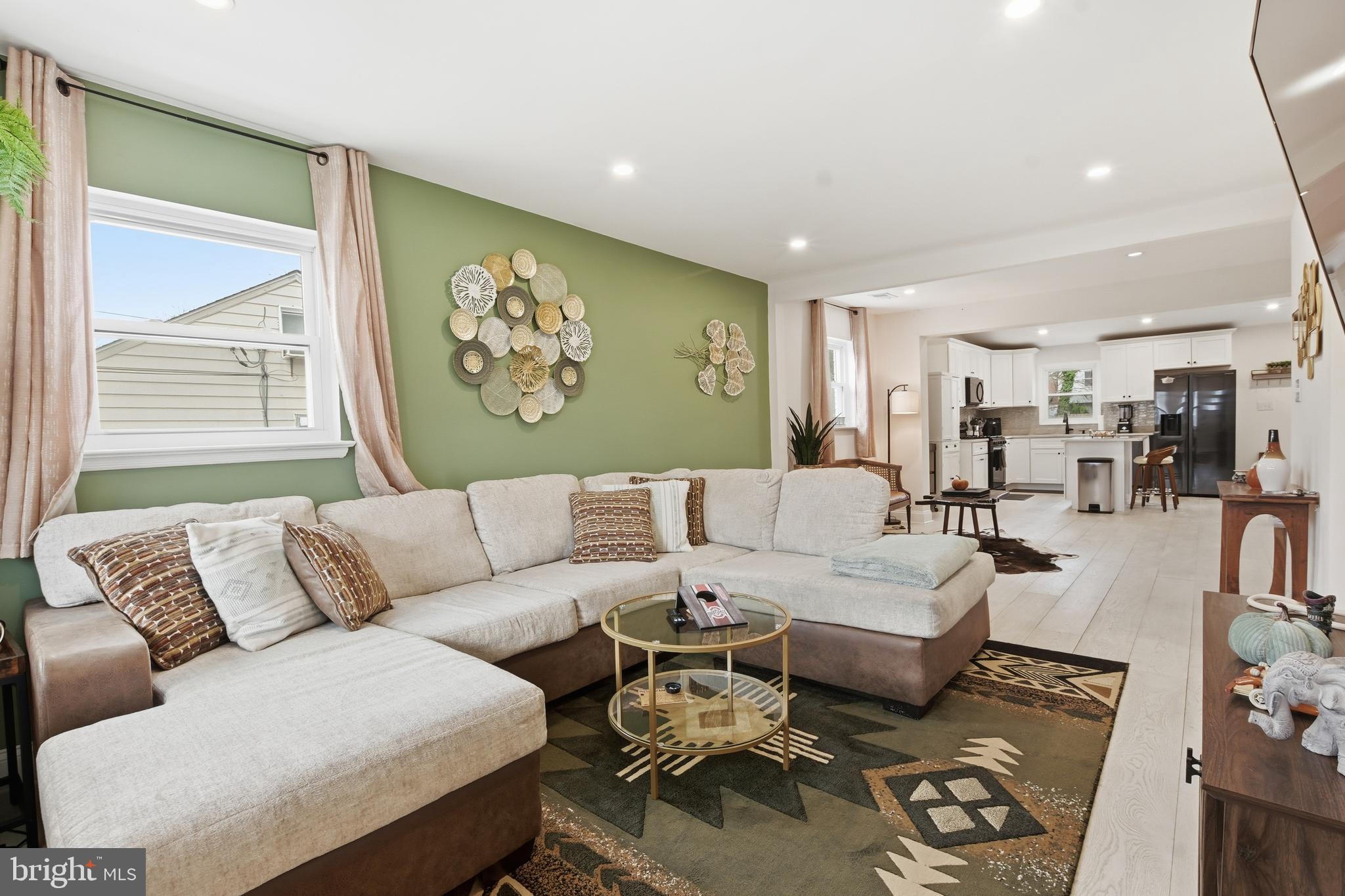 BROYHILL CREST - Residential Lease