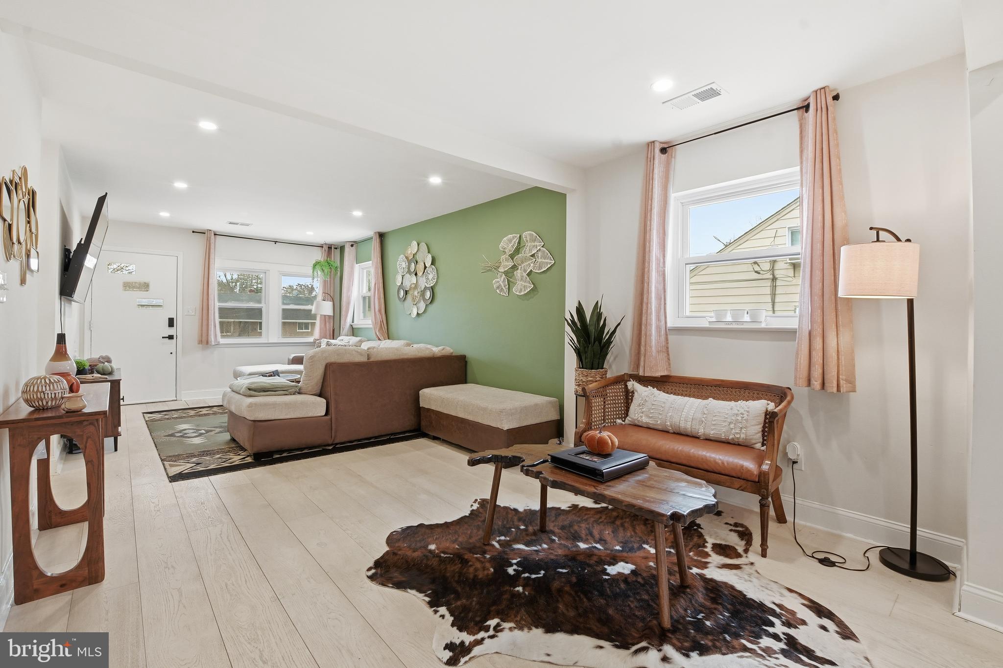 BROYHILL CREST - Residential Lease