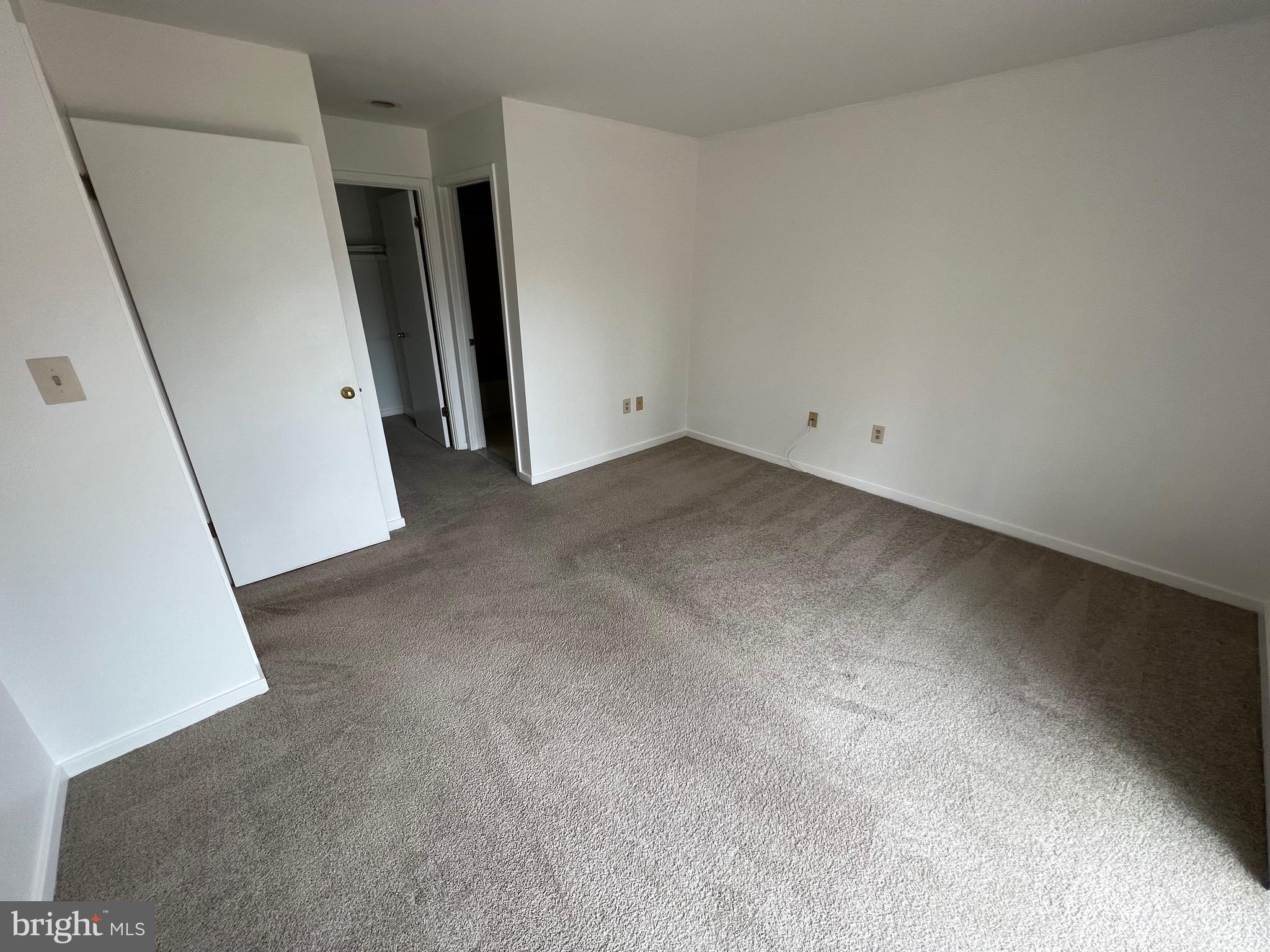 BEDFORD COMMONS - Residential Lease