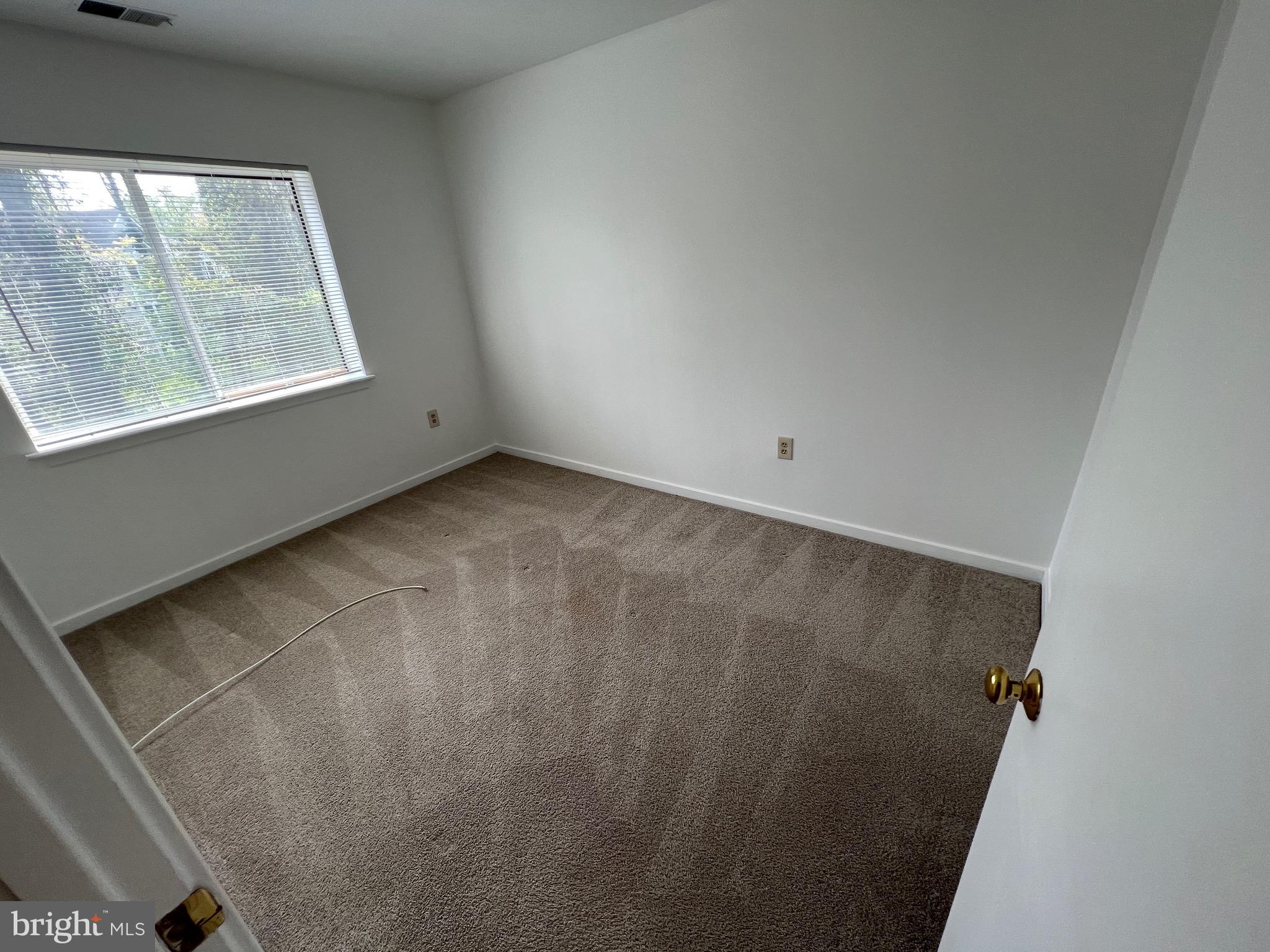 BEDFORD COMMONS - Residential Lease