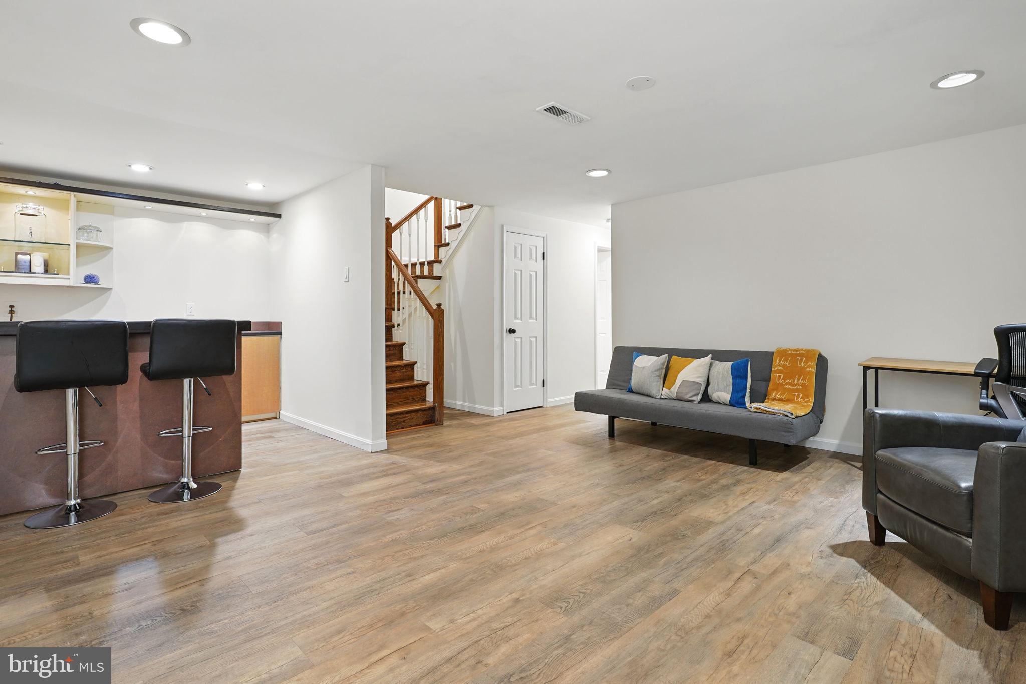 MADISON OF MCLEAN - Residential