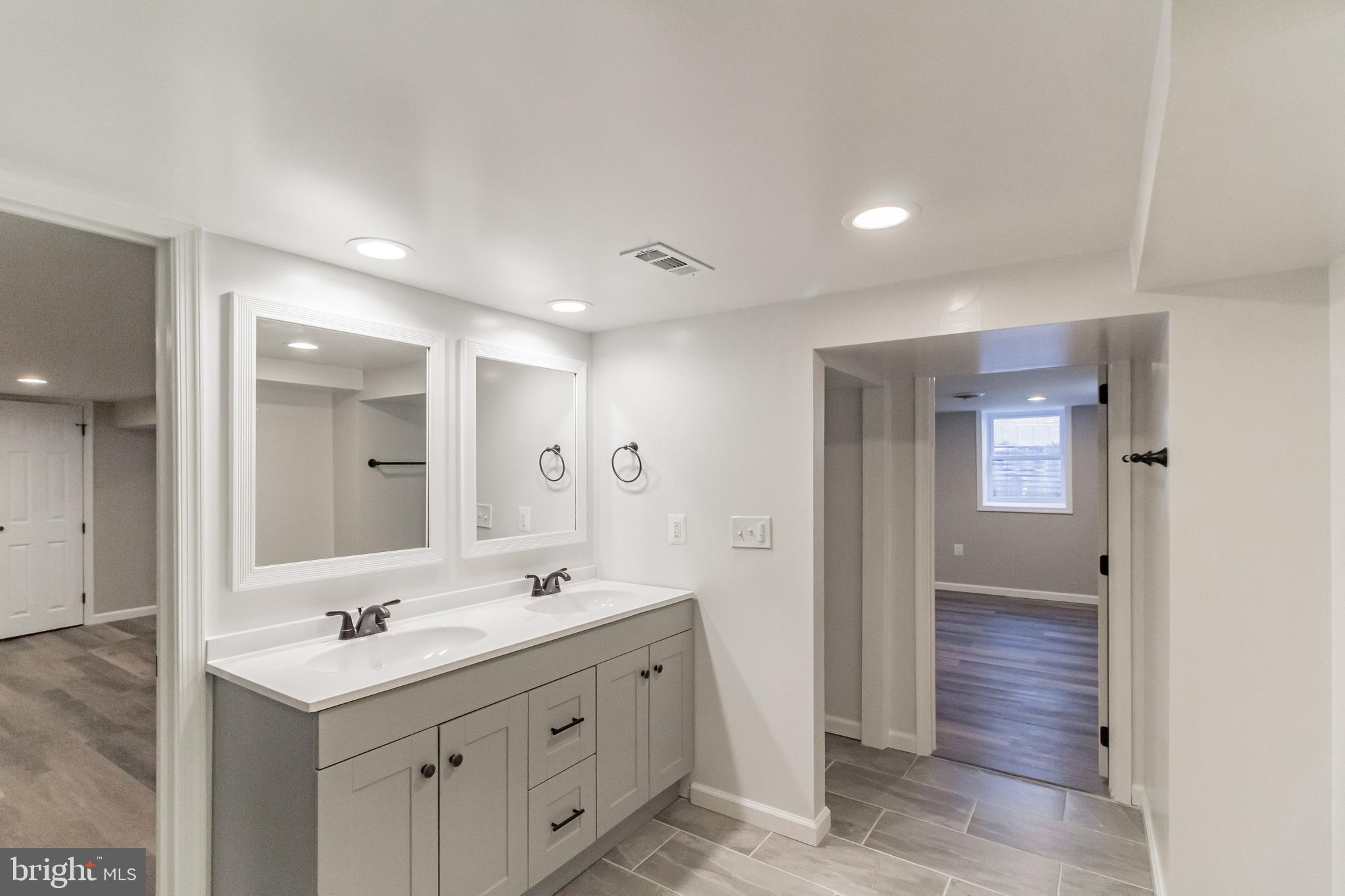 RIVIERA BEACH - Residential