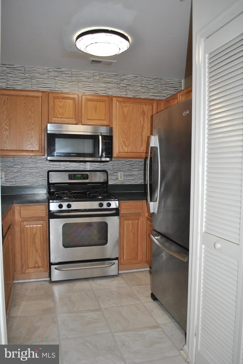 ASHBURN VILLAGE - Residential Lease