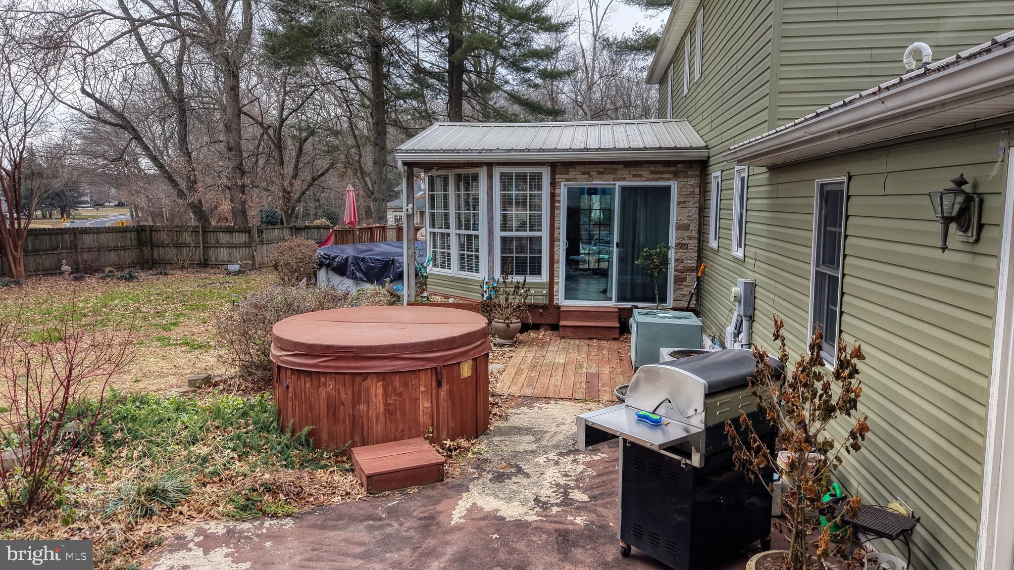 BROOKFIELD - Residential