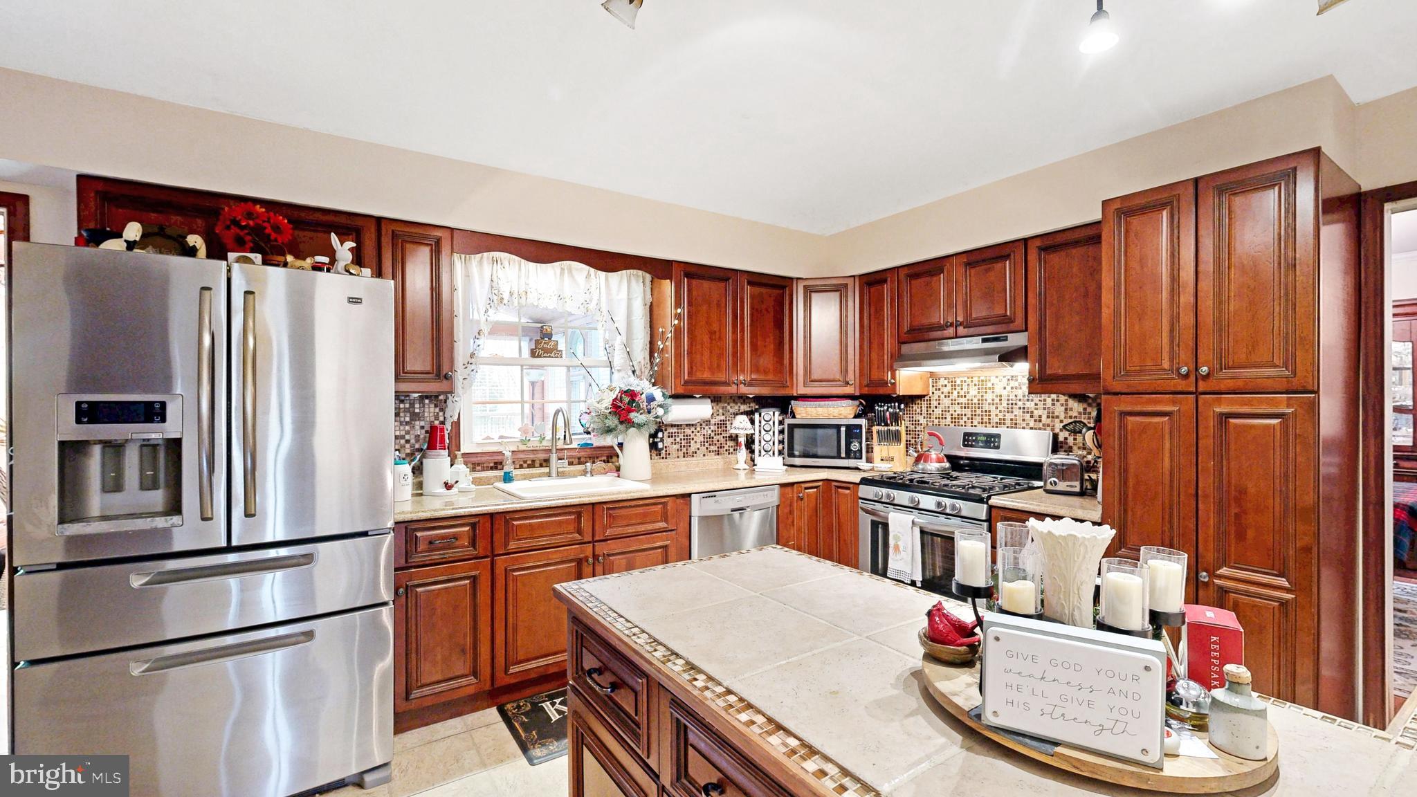 BROOKFIELD - Residential