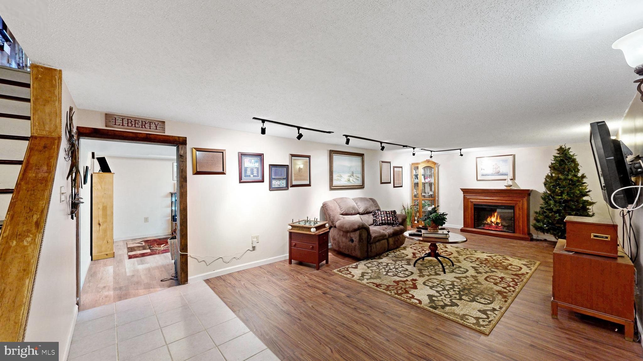 BROOKFIELD - Residential