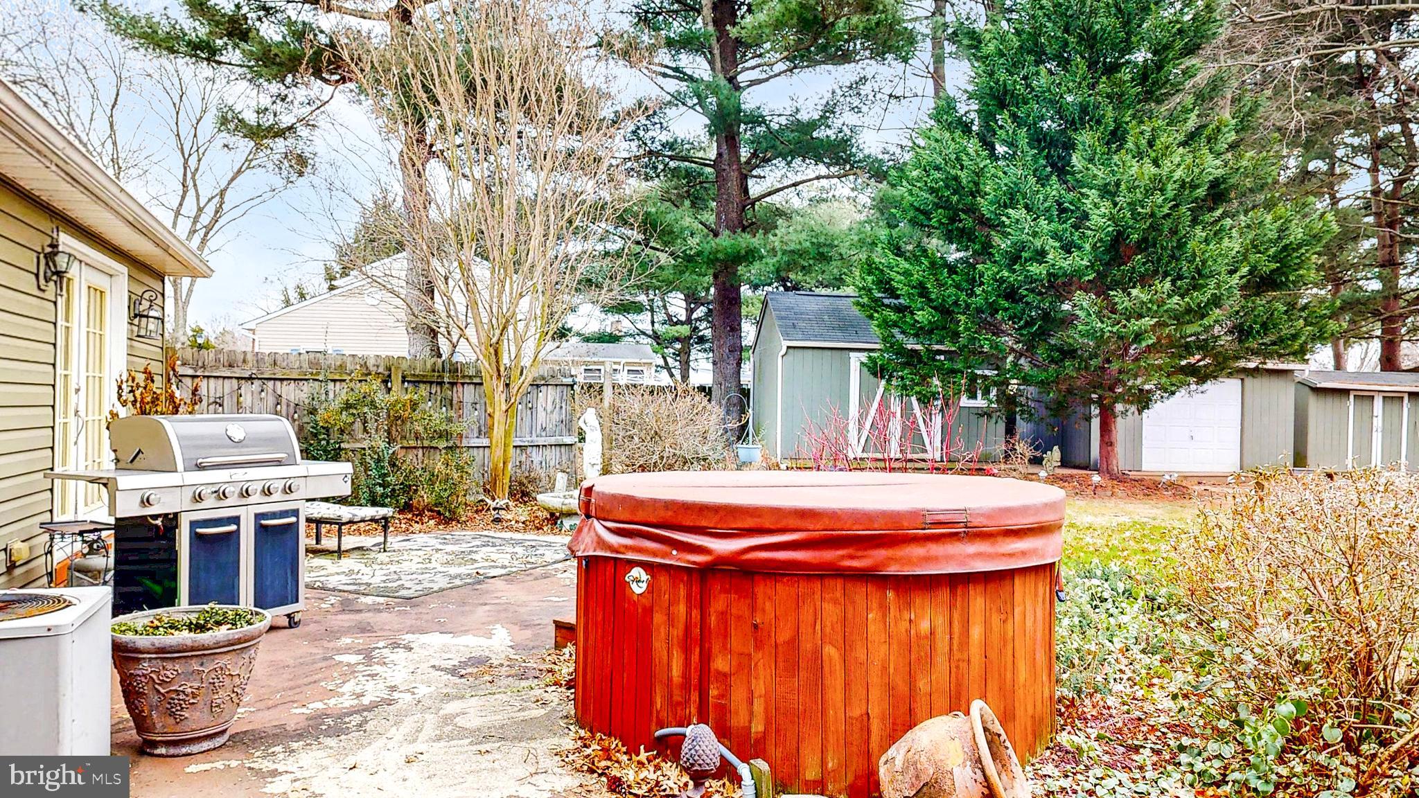 BROOKFIELD - Residential