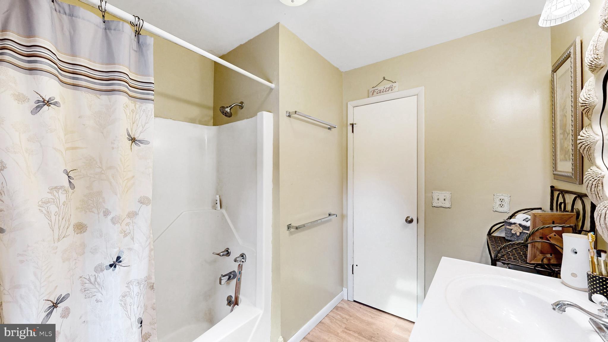 BROOKFIELD - Residential