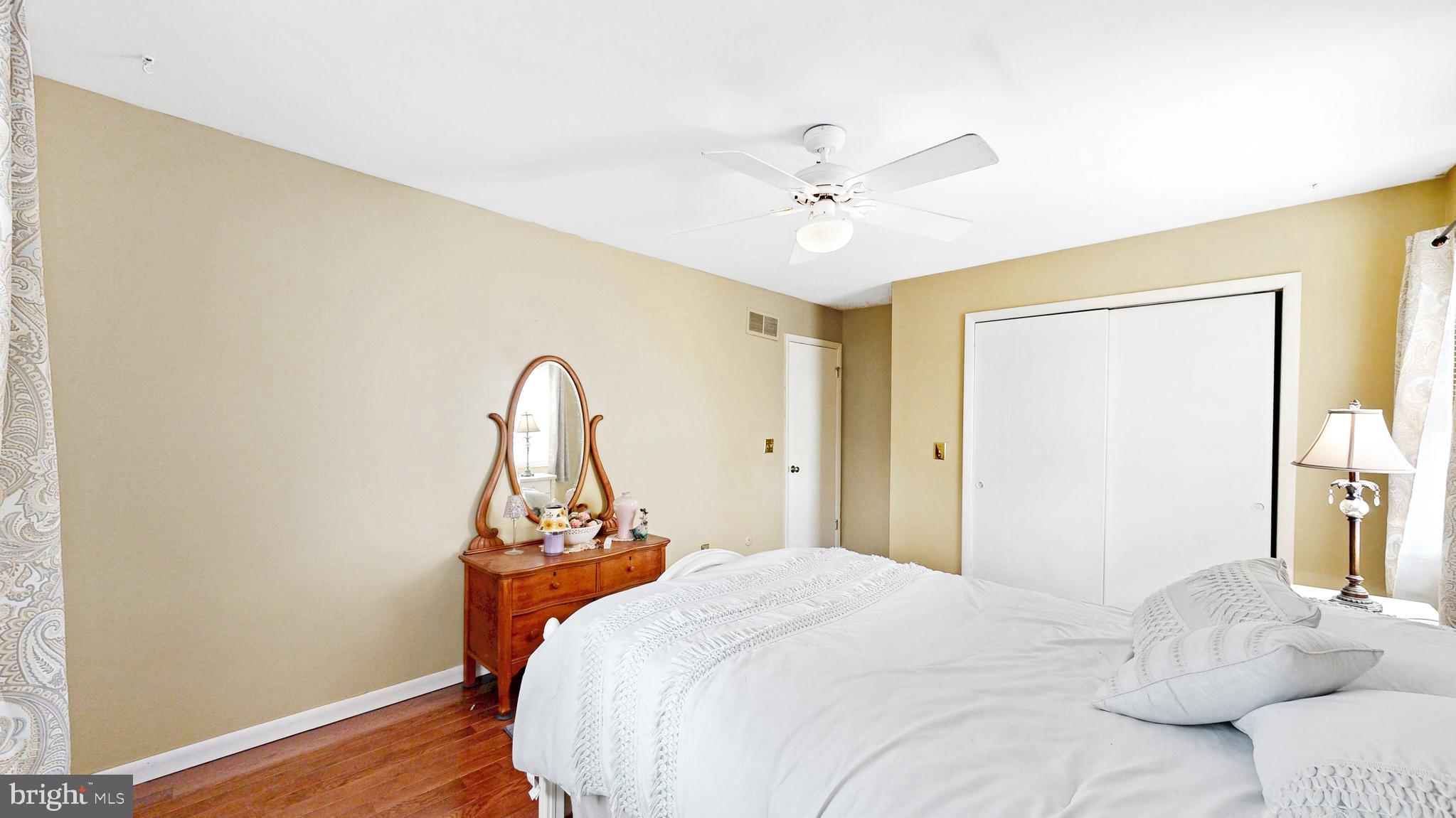 BROOKFIELD - Residential