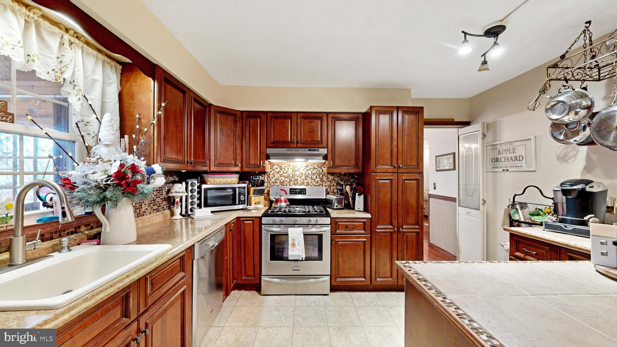 BROOKFIELD - Residential