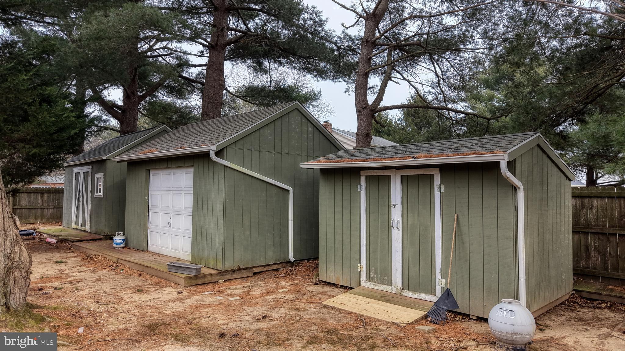 BROOKFIELD - Residential