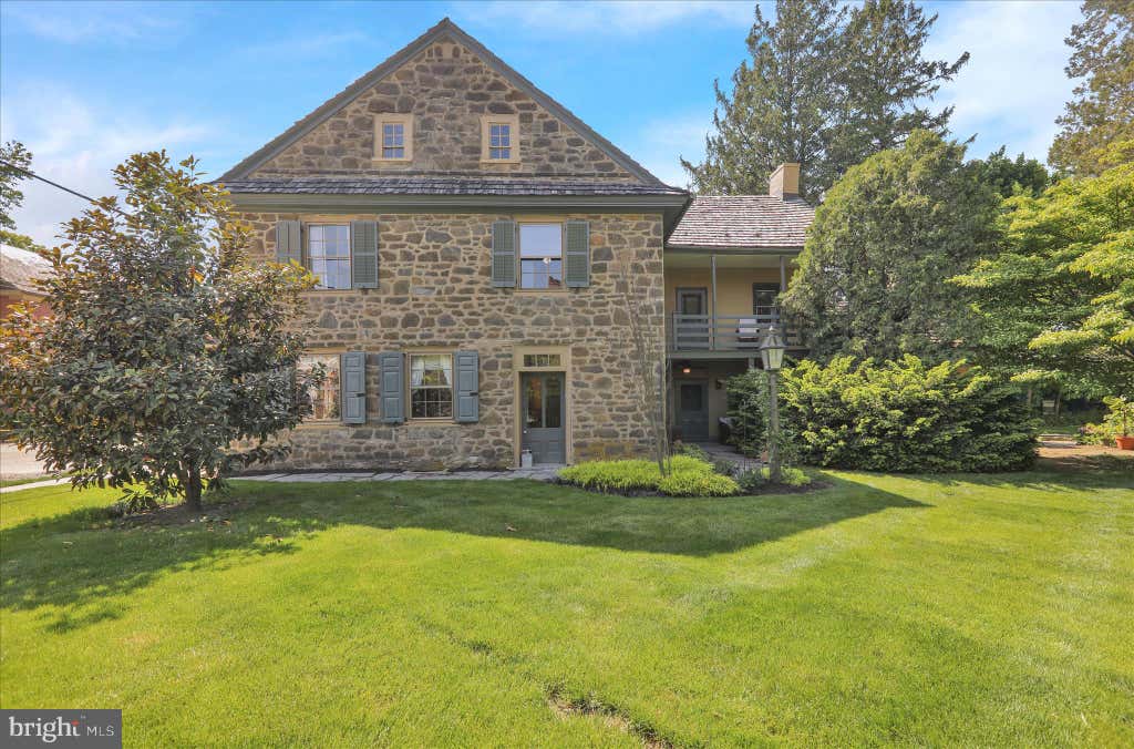 Photo of 27 E Main Street, STRASBURG, PA 17579 (MLS # PALA2090926)