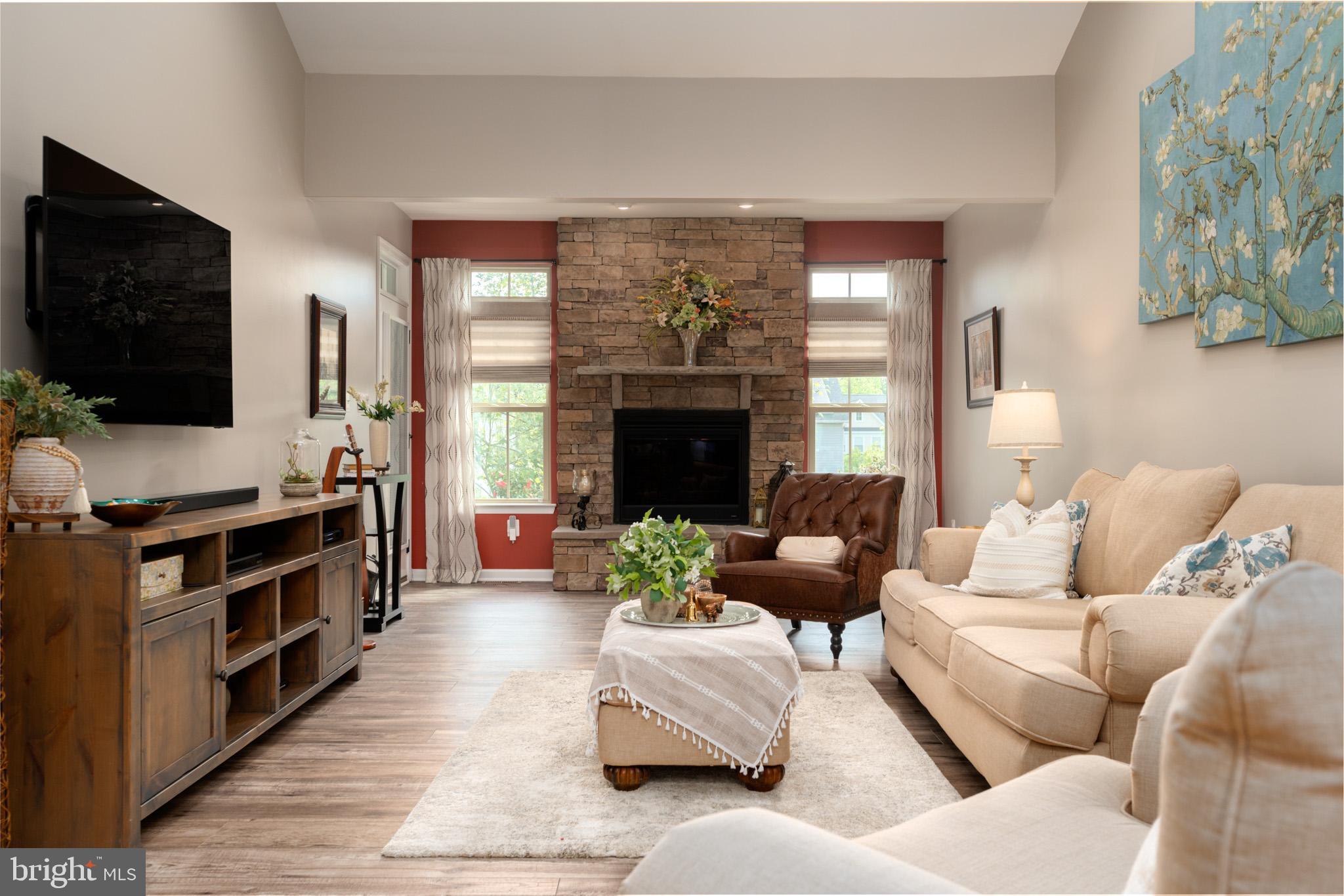 PONDVIEW - Residential