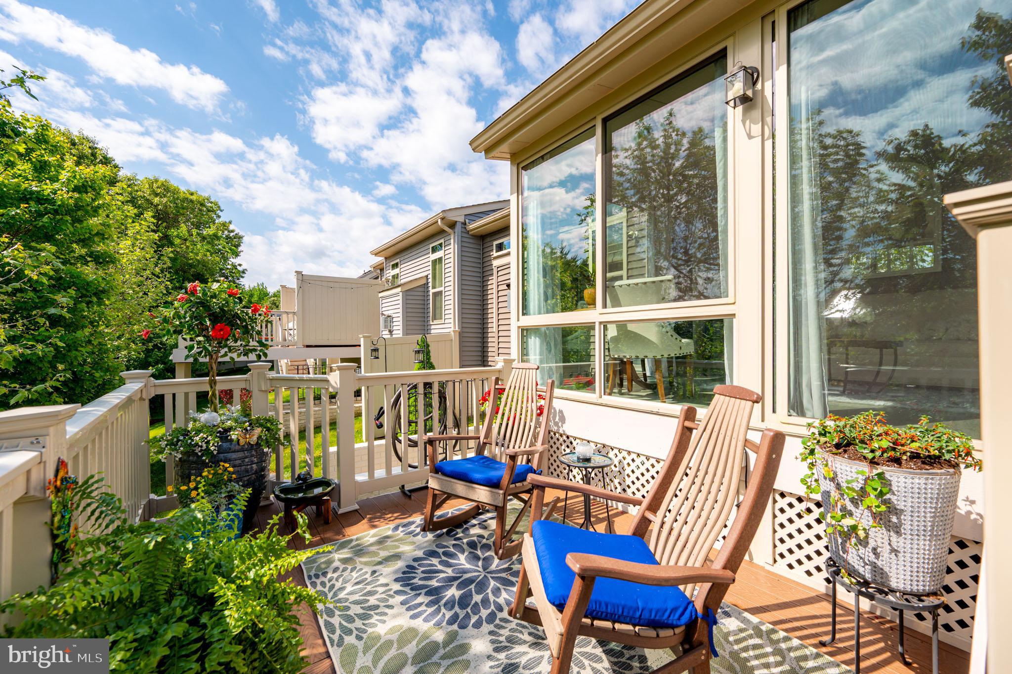 PONDVIEW - Residential