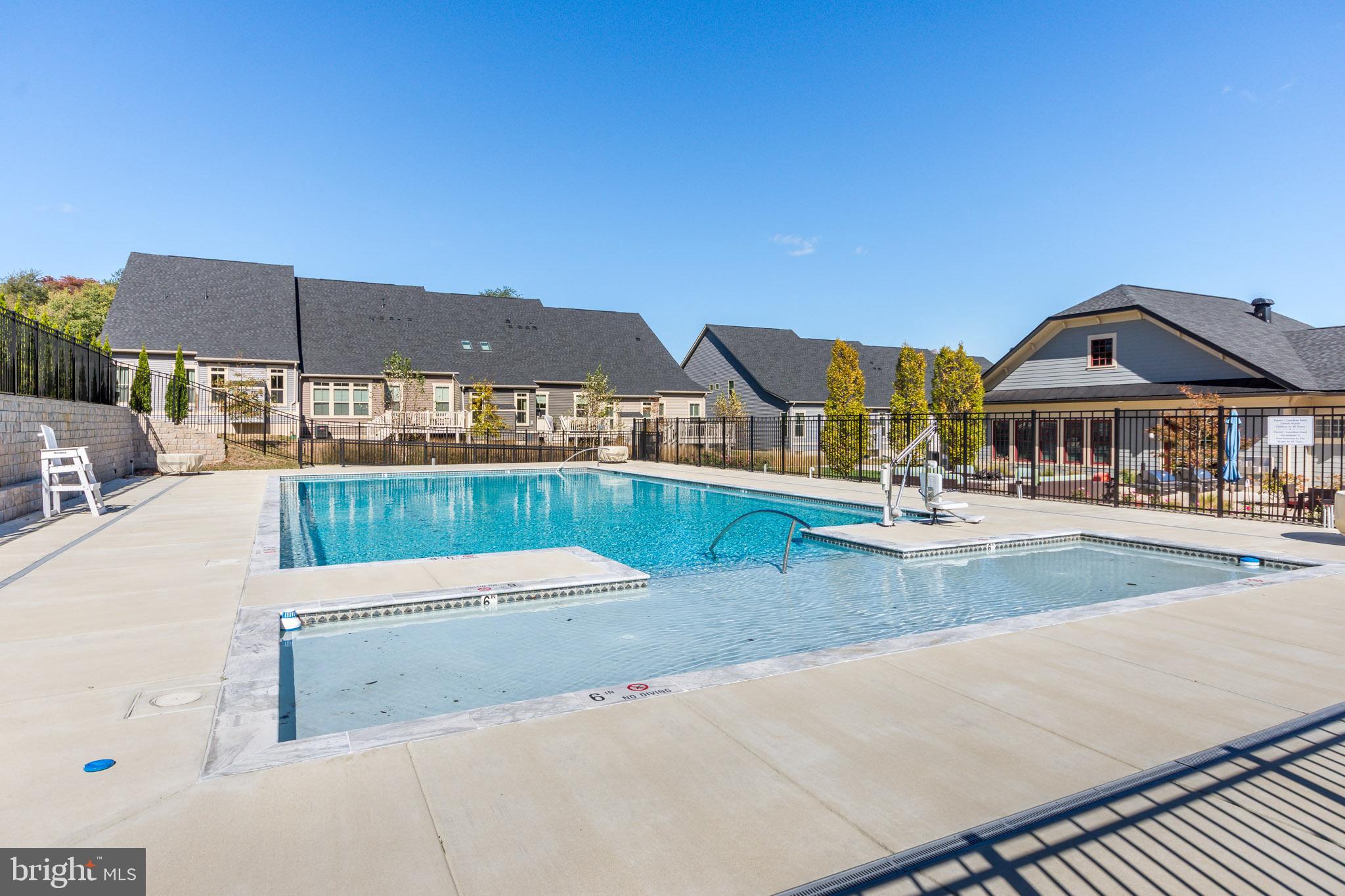 PONDVIEW - Residential