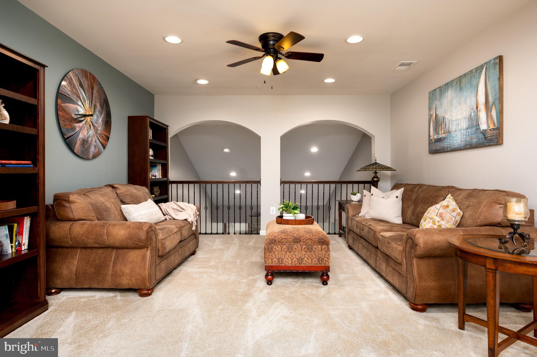 PONDVIEW - Residential