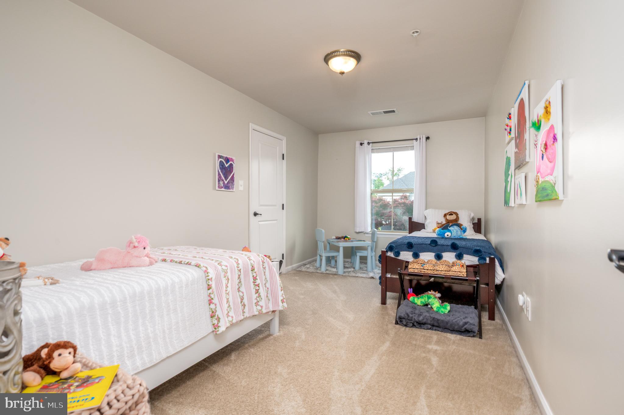 PONDVIEW - Residential