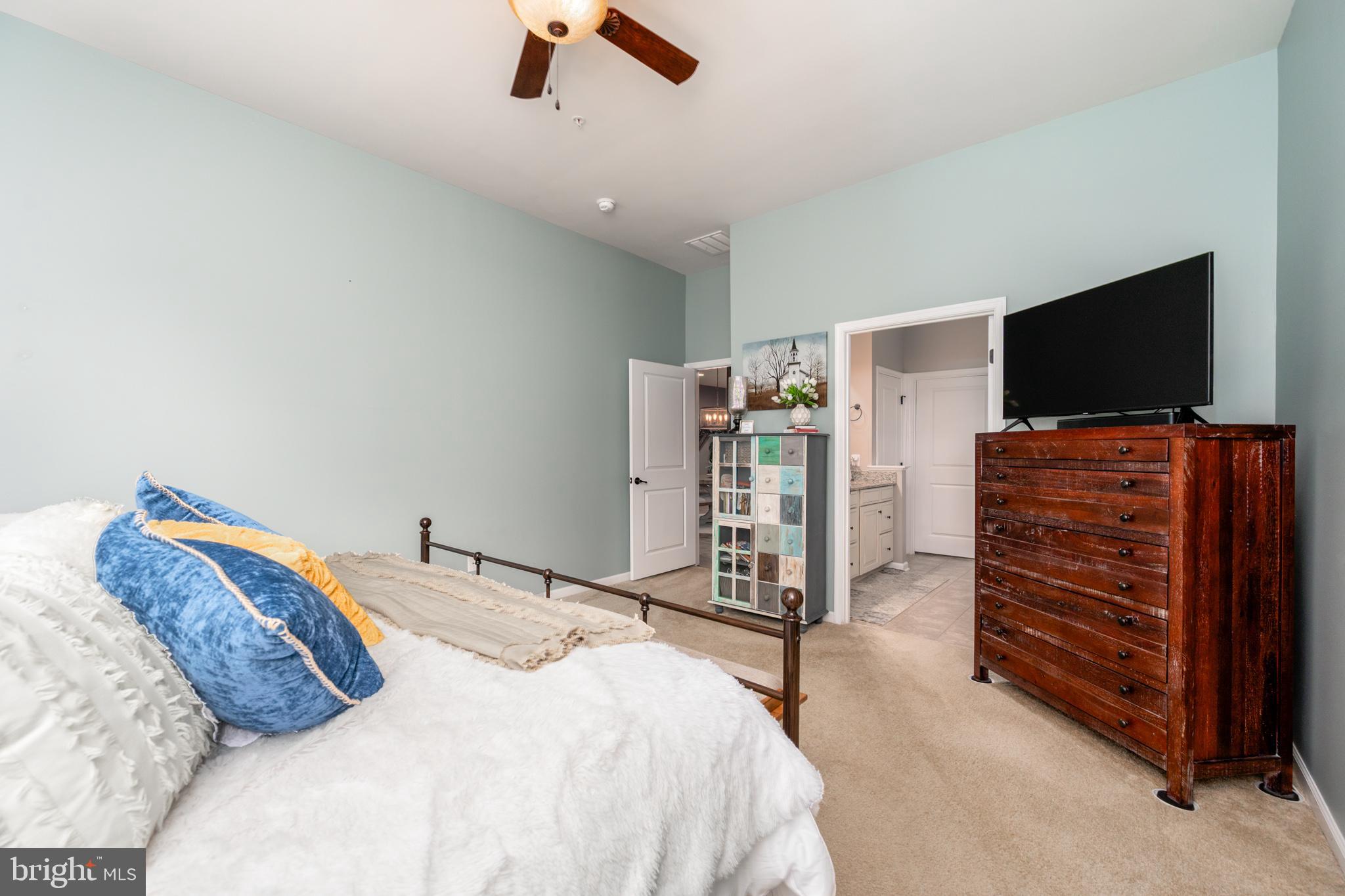 PONDVIEW - Residential