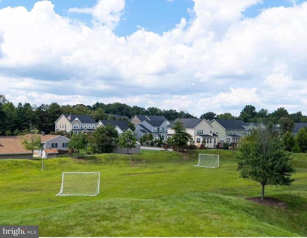 PONDVIEW - Residential