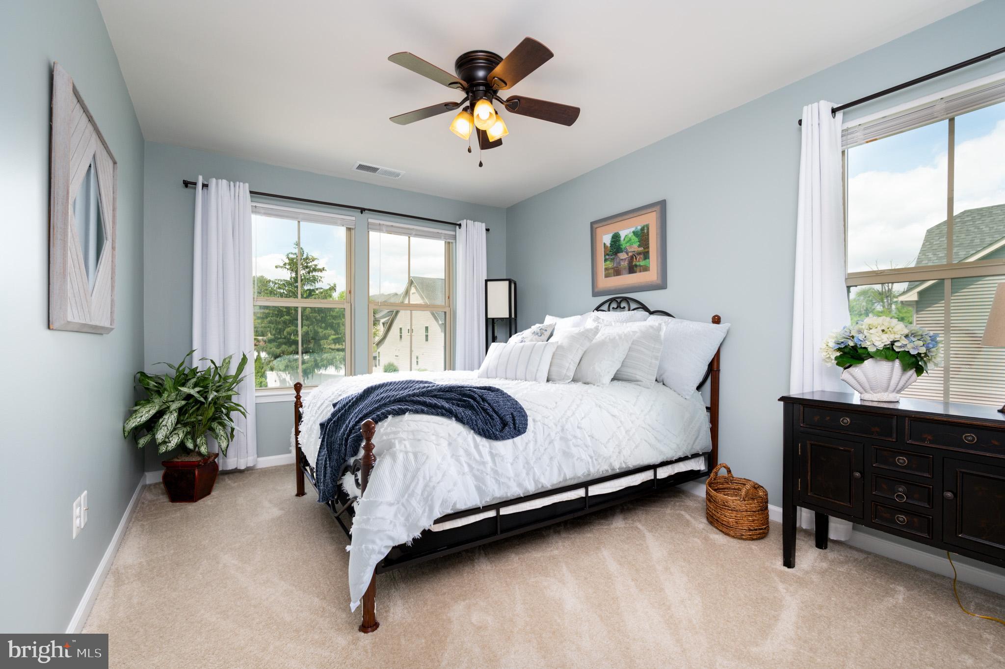 PONDVIEW - Residential