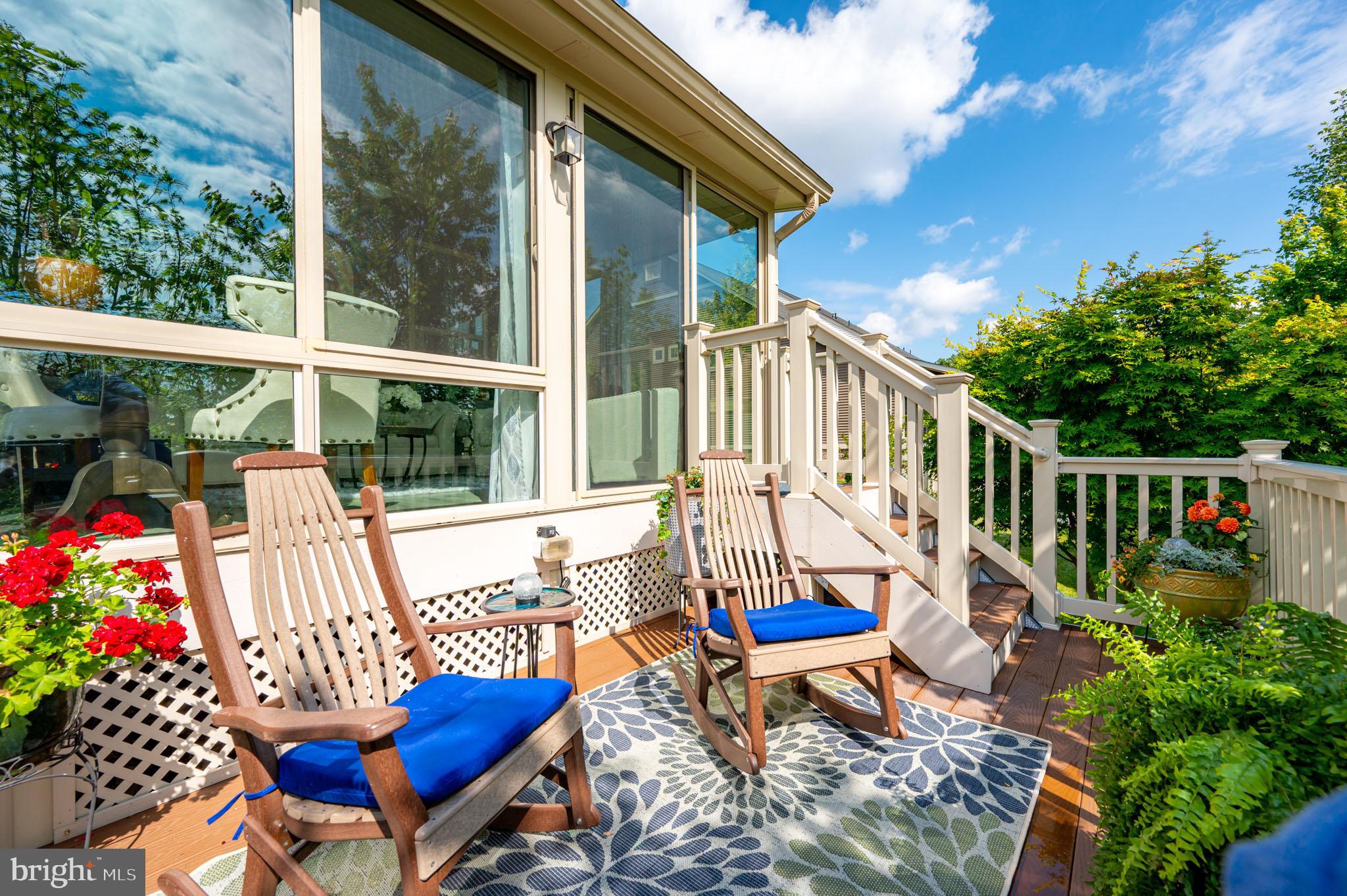 PONDVIEW - Residential