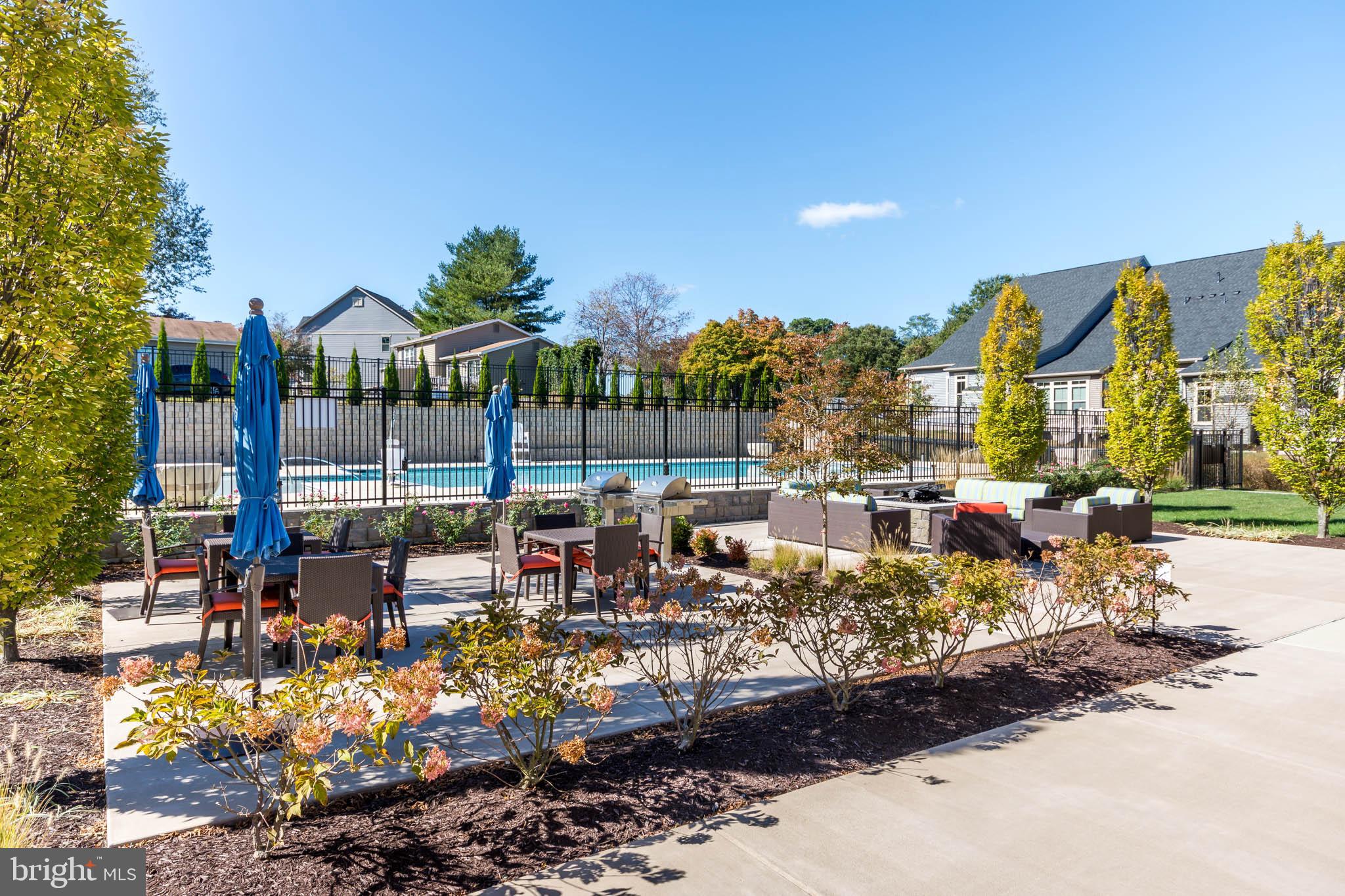 PONDVIEW - Residential